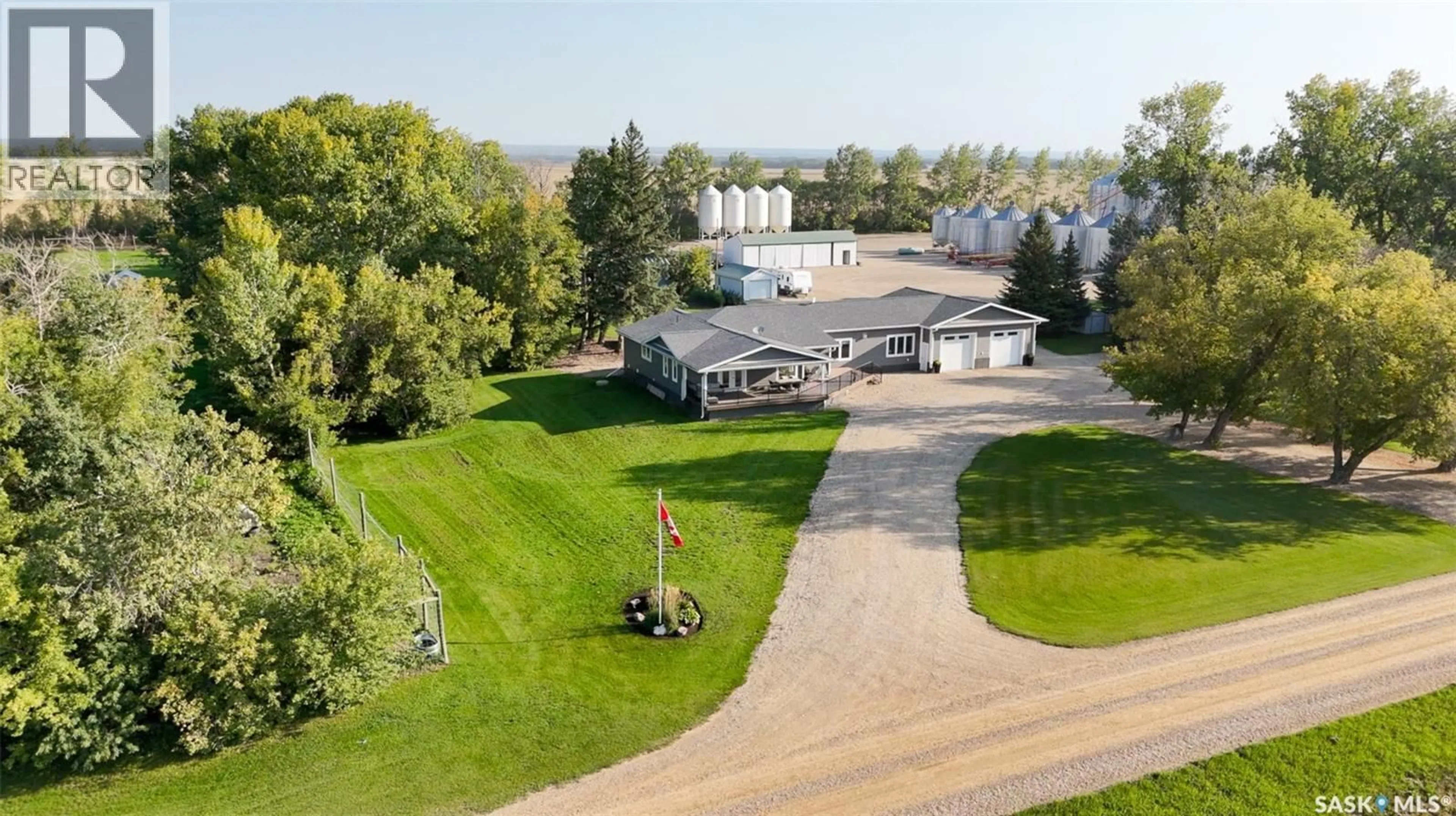 A pic from outside/outdoor area/front of a property/back of a property/a pic from drone, unknown for 1-37 37 W1ST, Livingston Rm No. 331 Saskatchewan S0A0B0