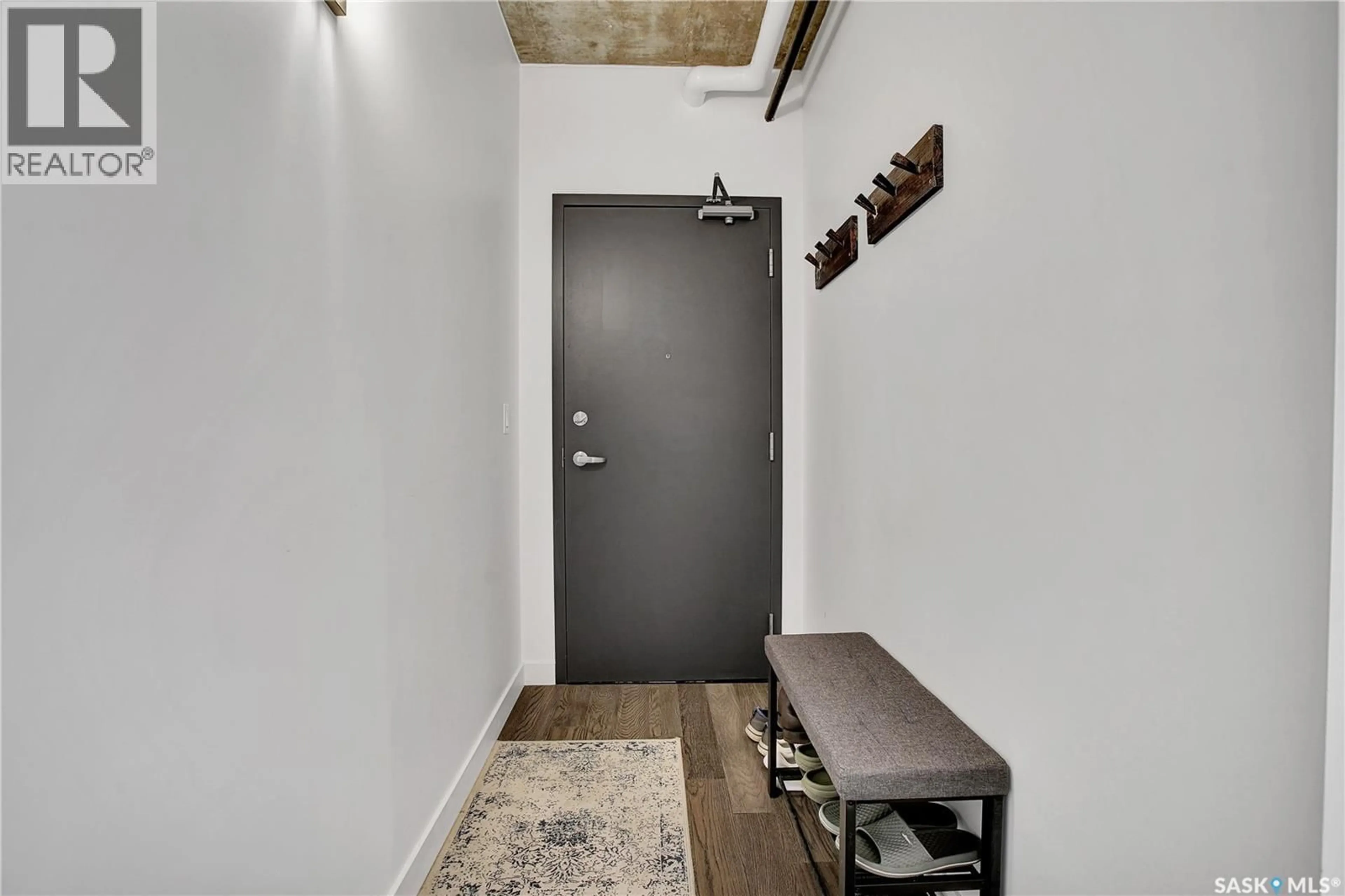 Indoor entryway for 207 - 490 2ND AVENUE, Saskatoon Saskatchewan S7K4H5