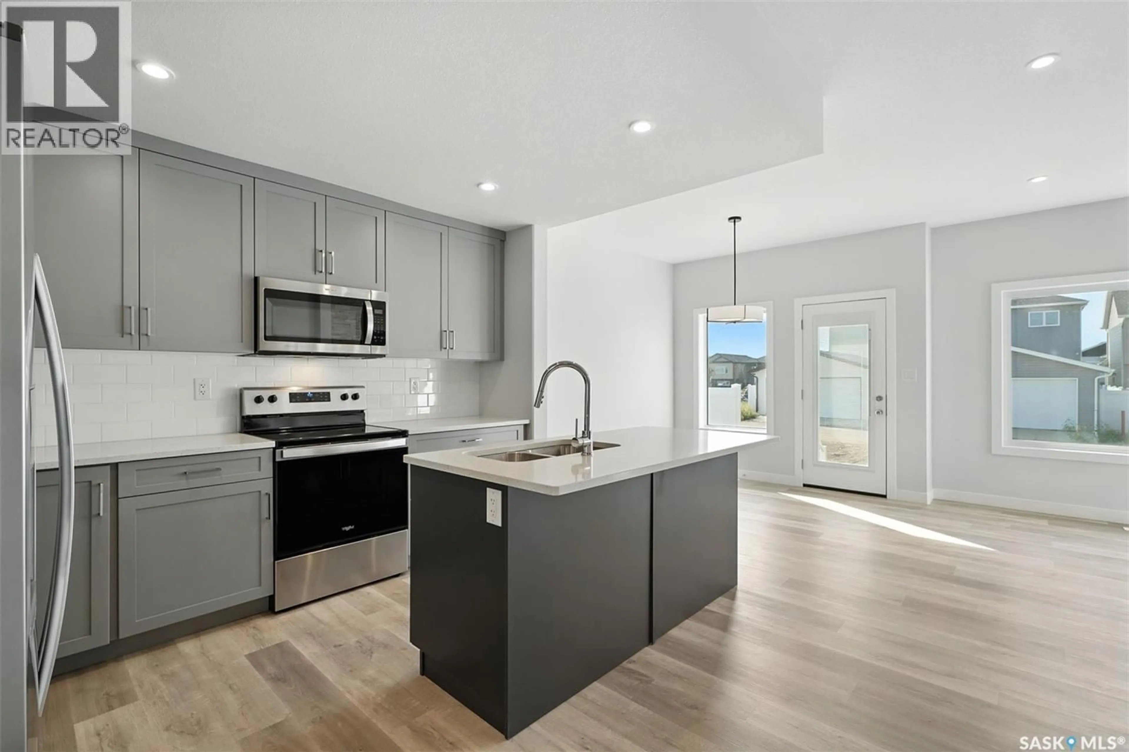 Open concept kitchen, unknown for 506 MYLES HEIDT MANOR, Saskatoon Saskatchewan S7W1H9