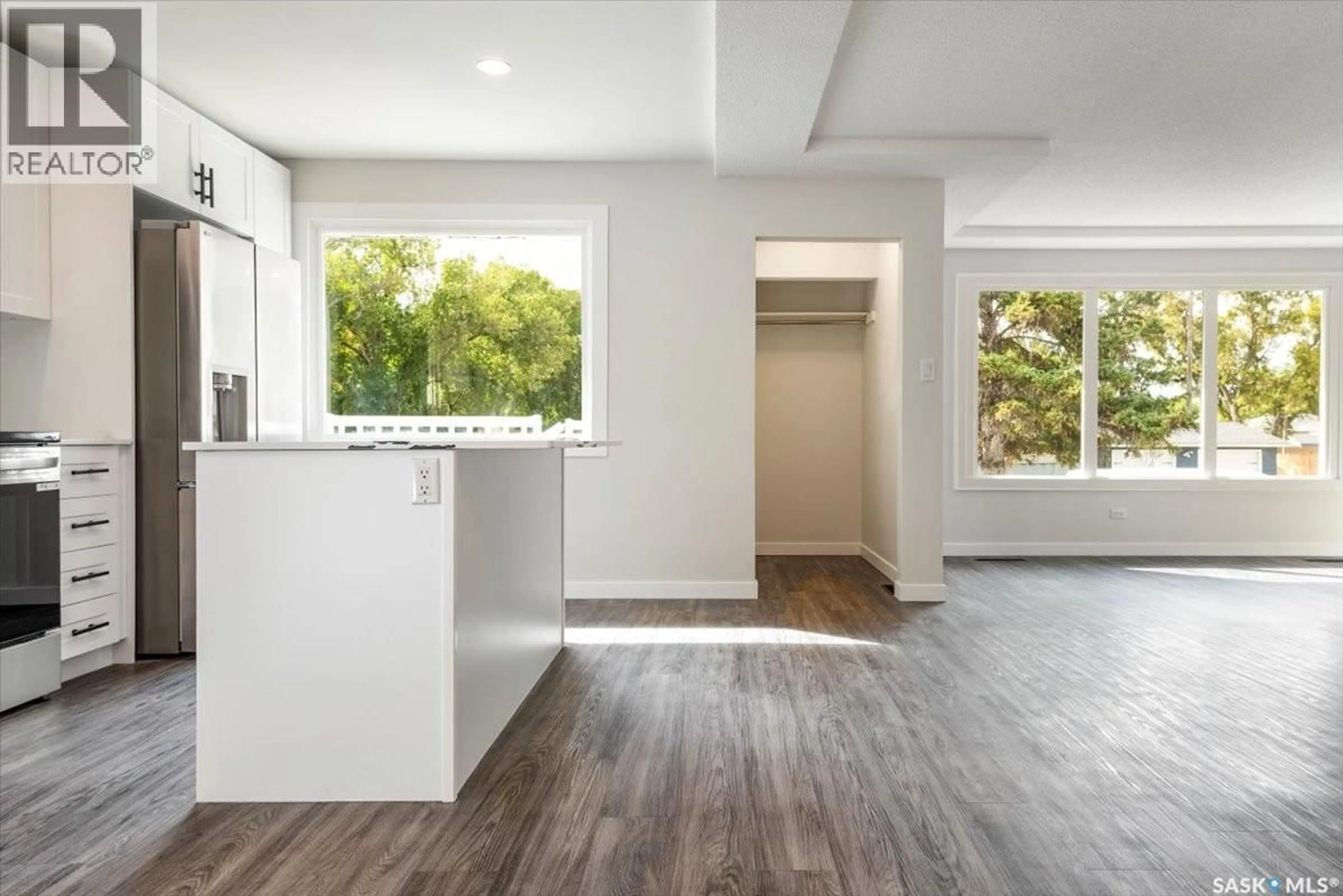 Open concept kitchen, unknown for 4908 MCKINLEY AVENUE, Regina Saskatchewan S4T0A1