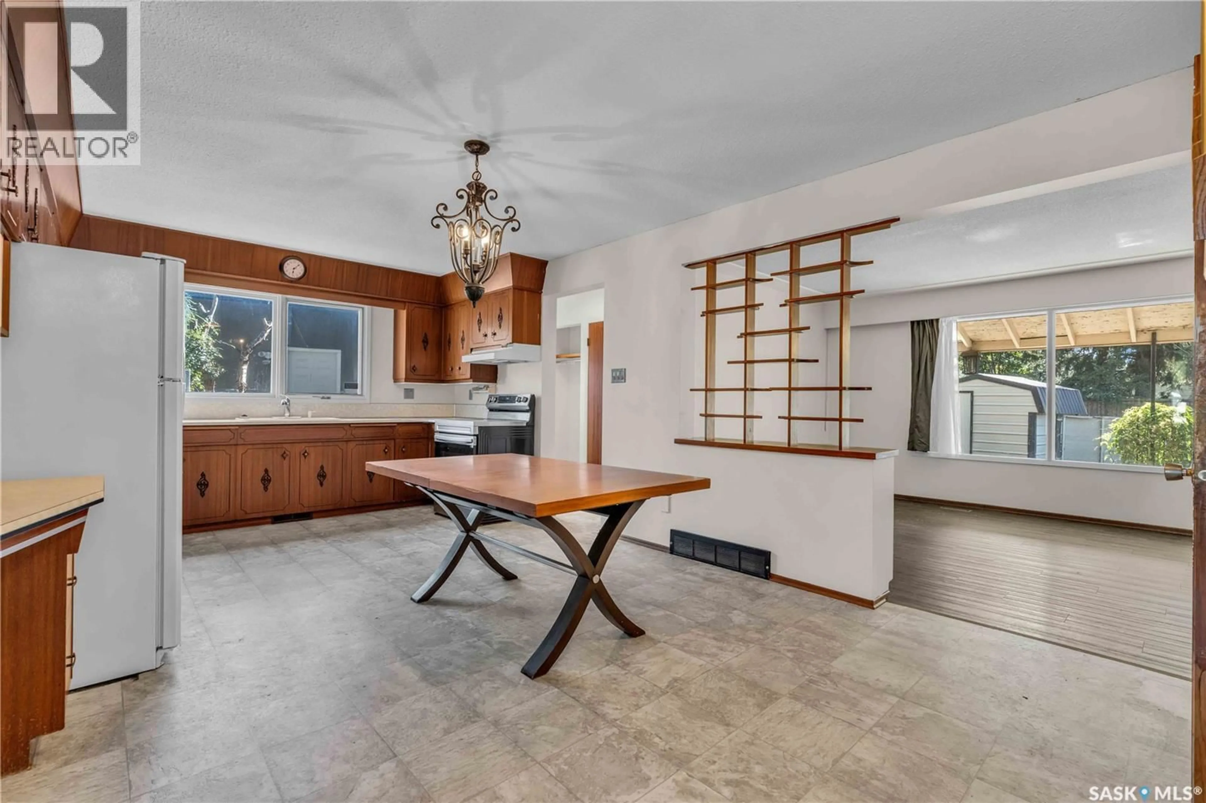 Open concept kitchen, ceramic/tile floor for 1936 - 1934 EASTHILL, Saskatoon Saskatchewan S7J3C5