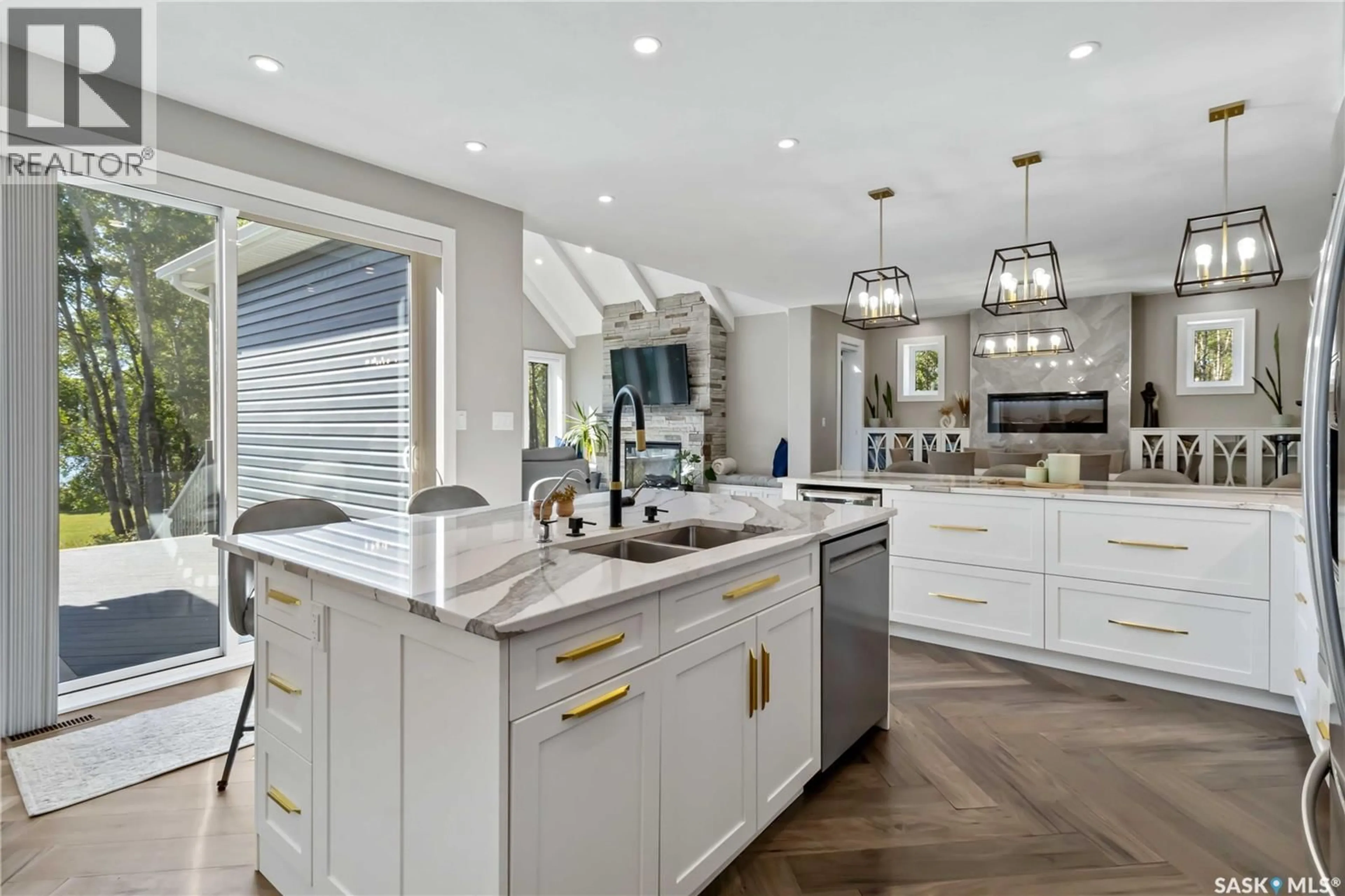 Open concept kitchen, unknown for Little Loon LAKEFRONT LUXURY, Parkdale Rm No. 498 Saskatchewan S0M0Y0