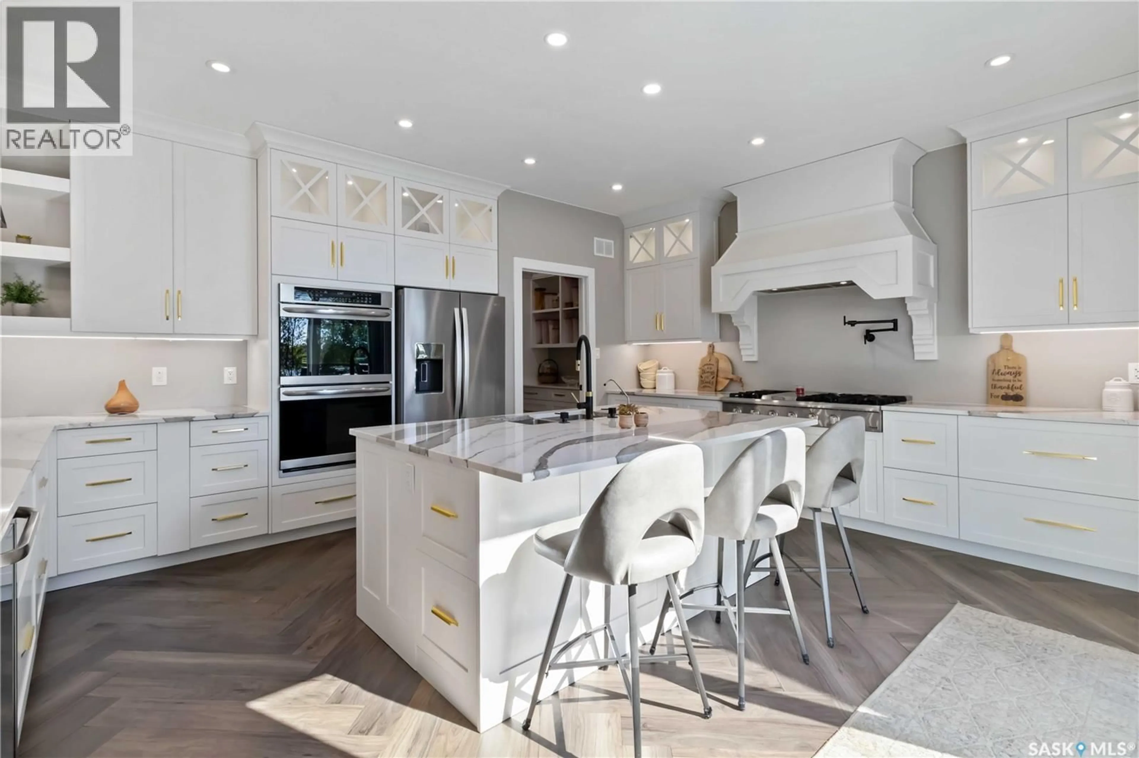 Open concept kitchen, unknown for Little Loon LAKEFRONT LUXURY, Parkdale Rm No. 498 Saskatchewan S0M0Y0