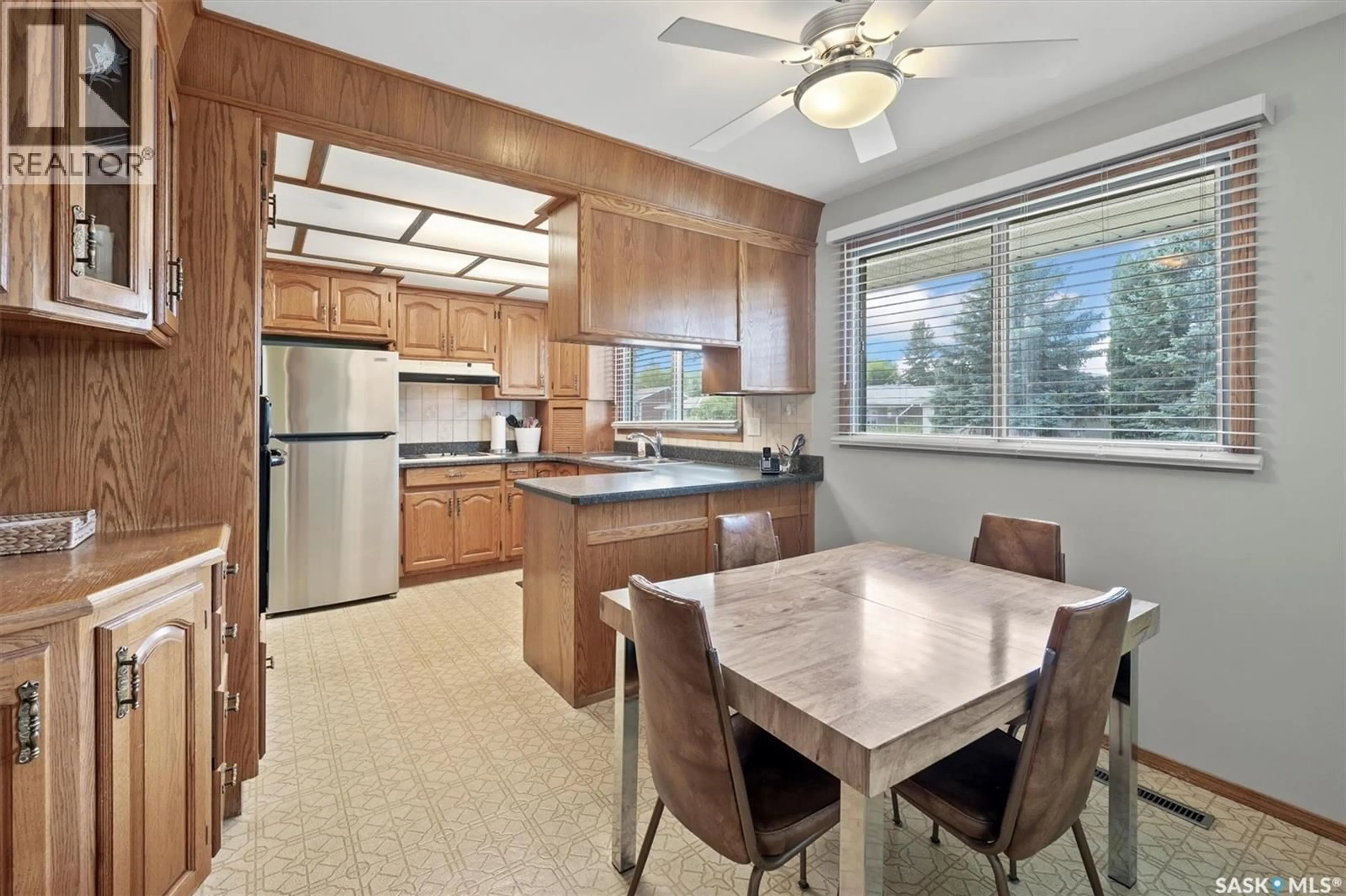 Unknown for 925 EAST CENTRE, Saskatoon Saskatchewan S7J2Z9
