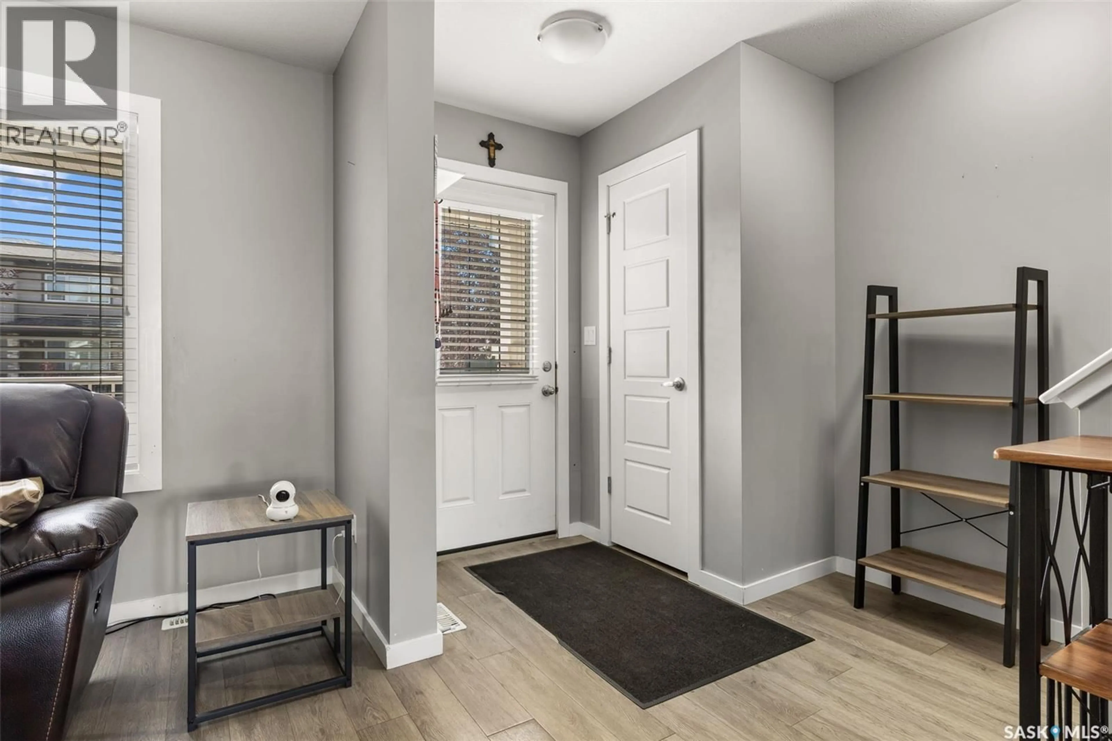 Indoor entryway for 4690 ALBULET DRIVE, Regina Saskatchewan S4W0R3