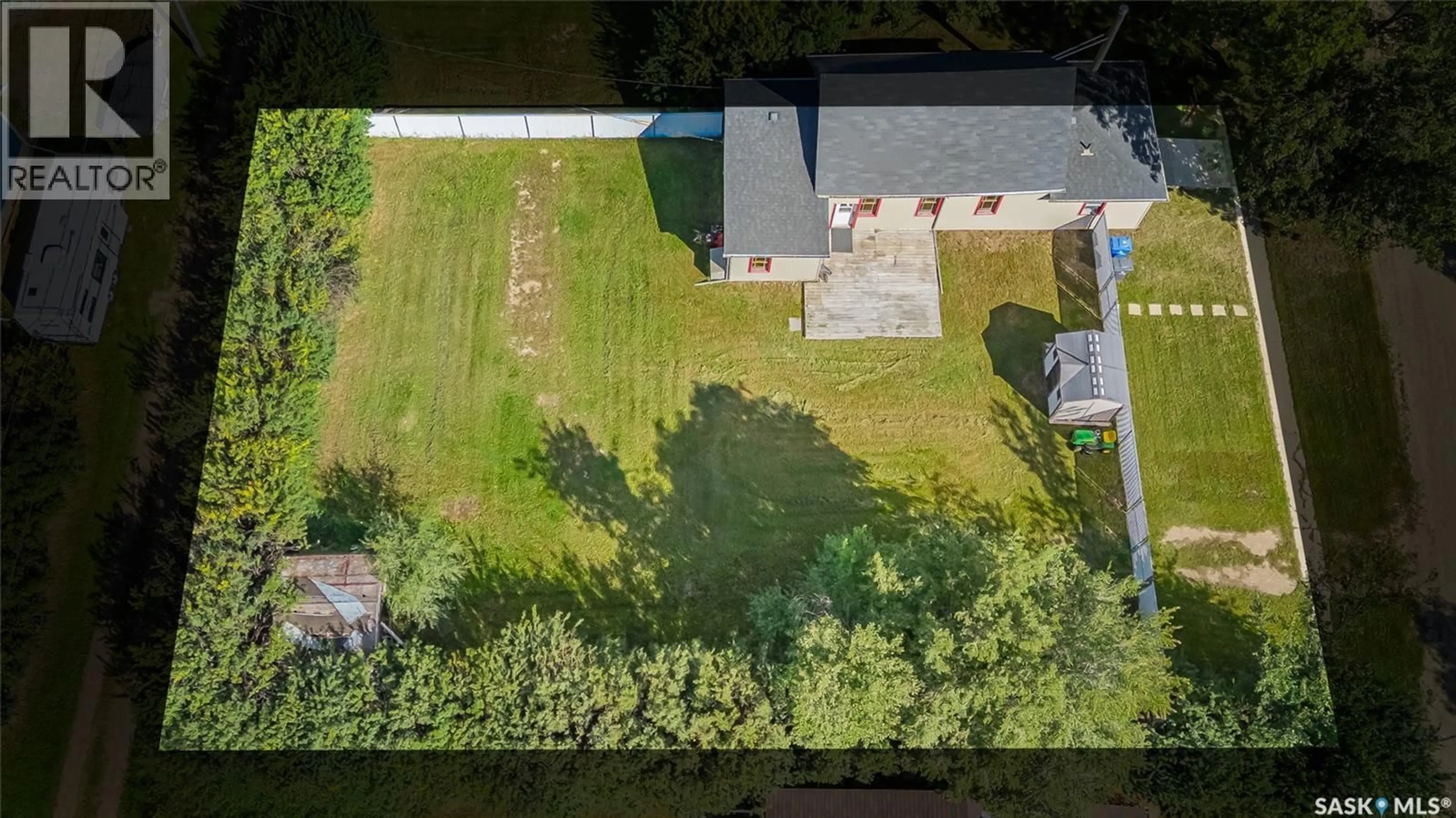 A pic from outside/outdoor area/front of a property/back of a property/a pic from drone, water/lake/river/ocean view for 401 GOODRICH STREET, Radisson Saskatchewan S0K3L0