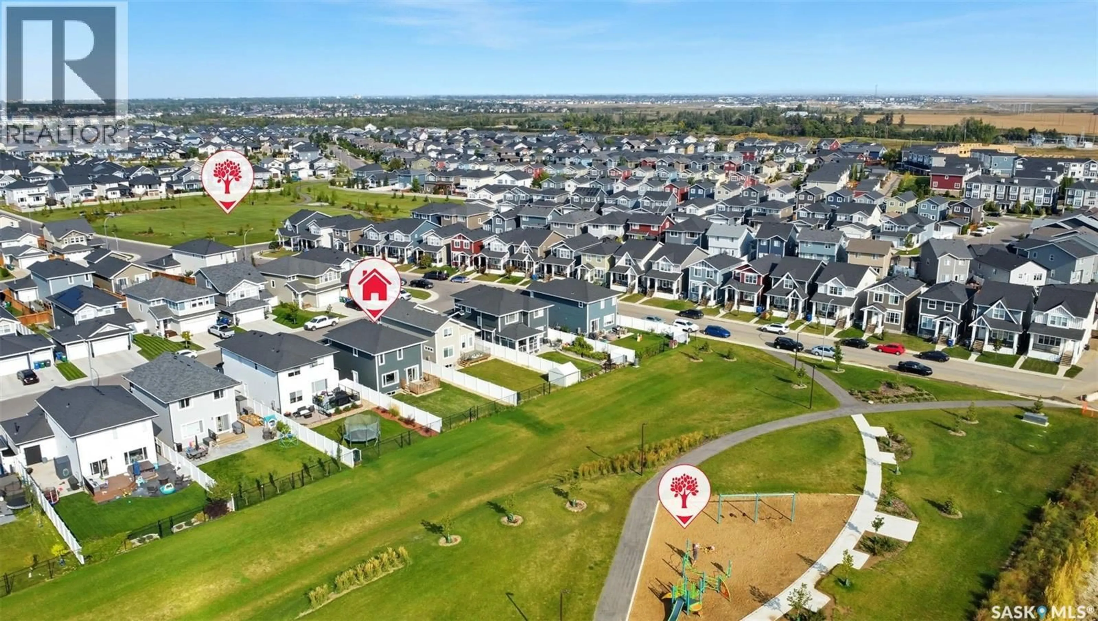 A pic from outside/outdoor area/front of a property/back of a property/a pic from drone, unknown for 346 STILLING MANOR, Saskatoon Saskatchewan S7V0P4