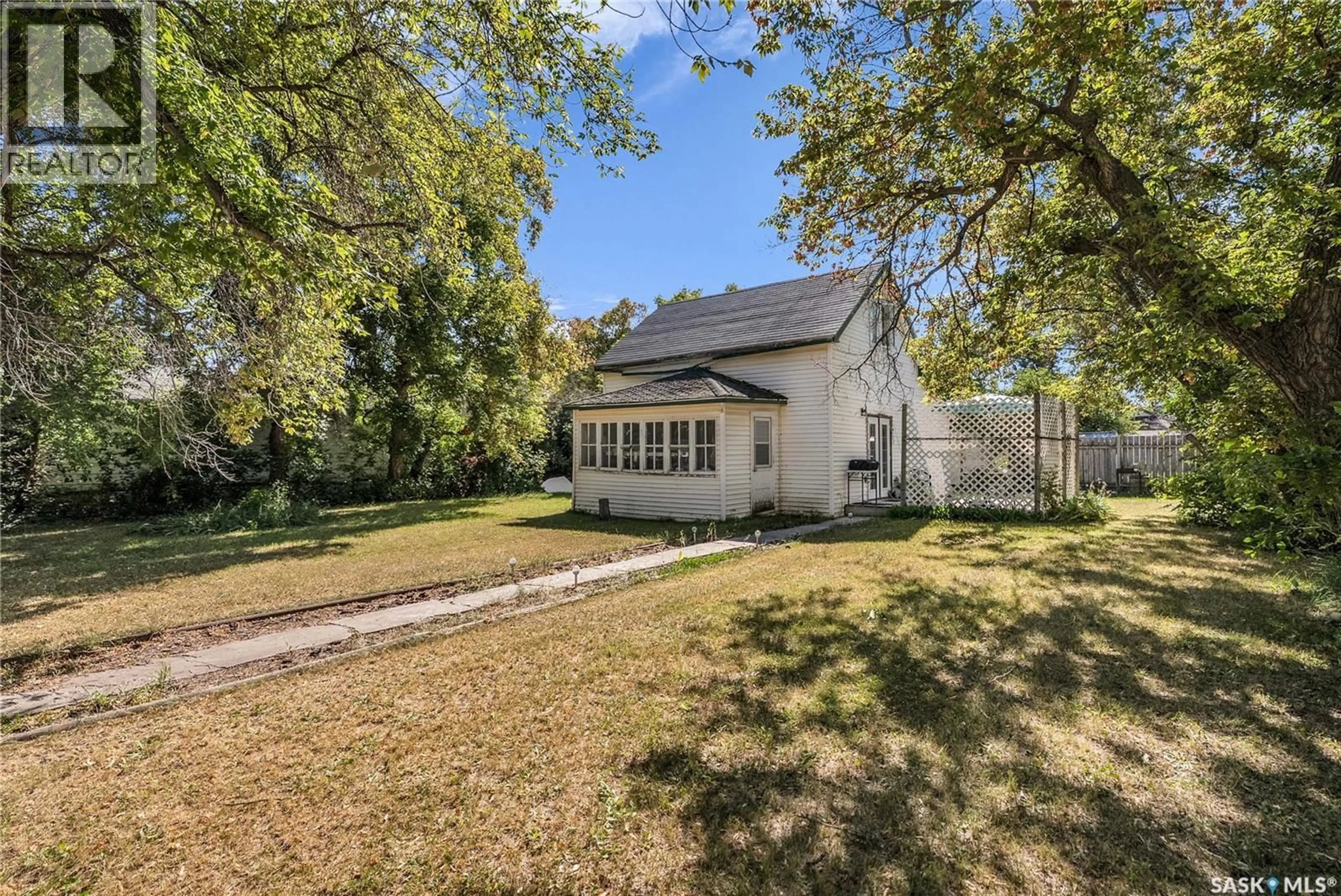 A pic from outside/outdoor area/front of a property/back of a property/a pic from drone, street for 311 ROYAL STREET, Imperial Saskatchewan S0G2J0