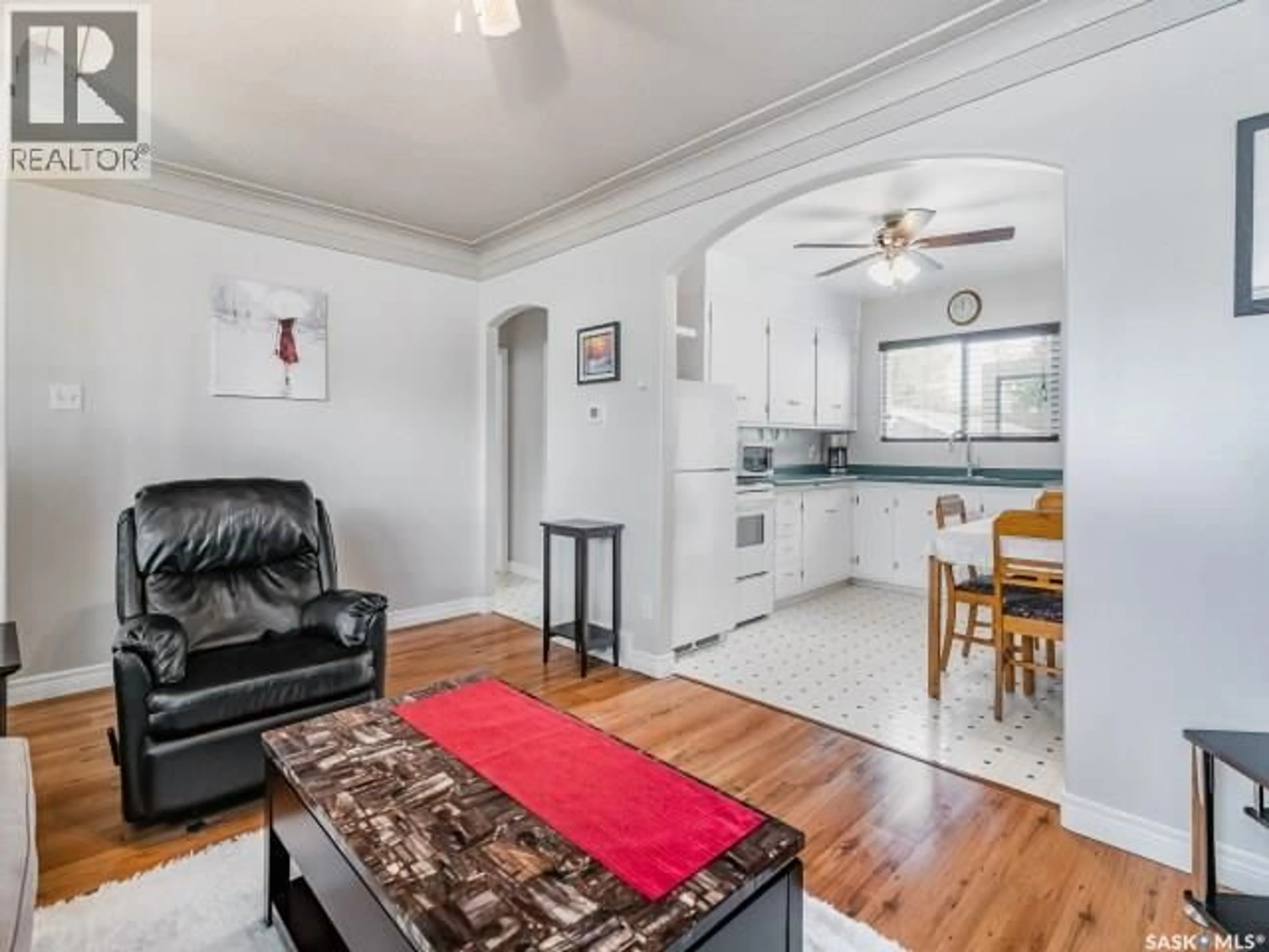 Living room with furniture, unknown for 226 Y AVENUE, Saskatoon Saskatchewan S7M3J5