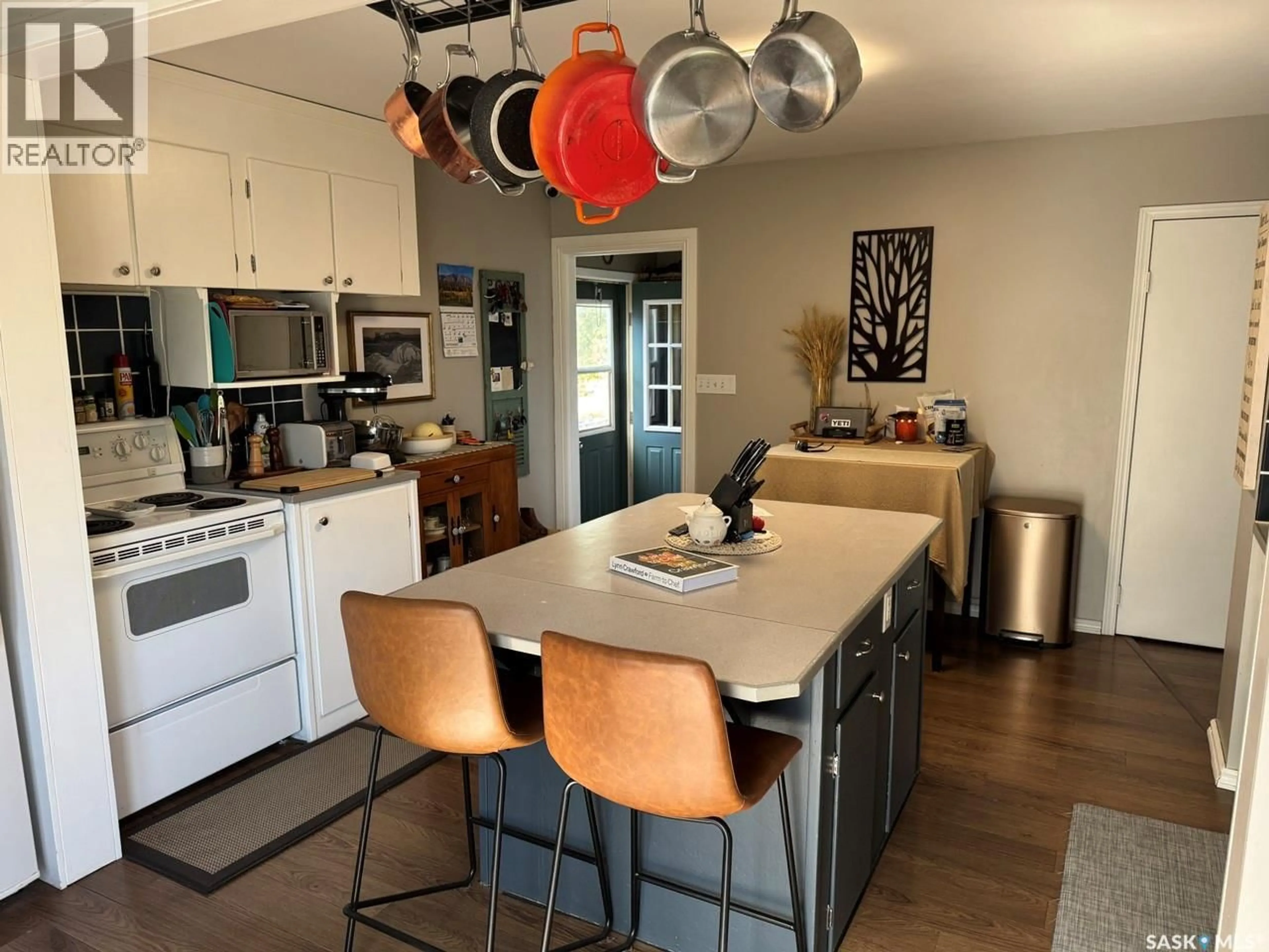 Open concept kitchen, unknown for 103 3RD AVENUE, Maidstone Saskatchewan S0M1M0