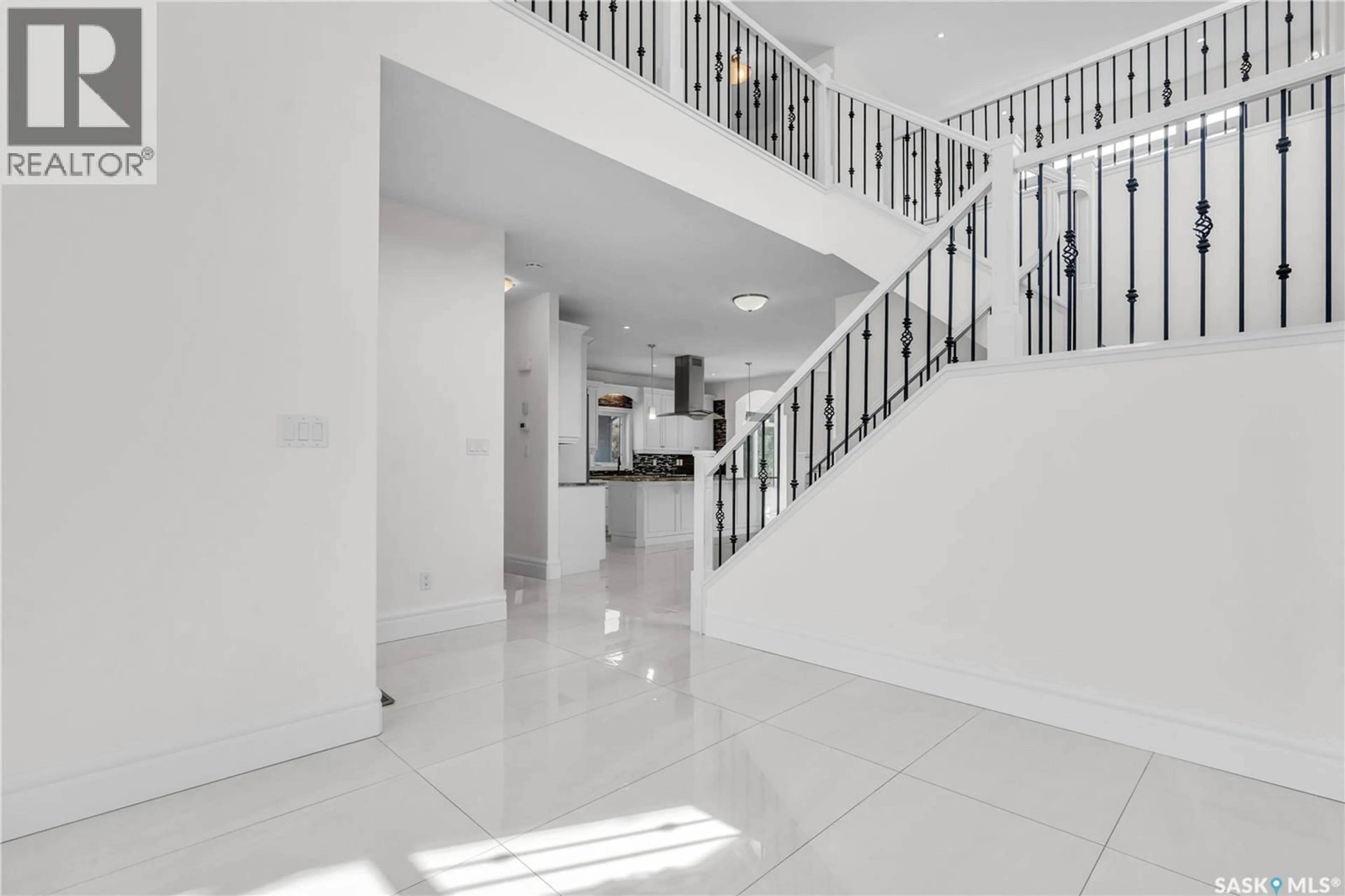 Indoor foyer for 4622 MALCOLM DRIVE, Regina Saskatchewan S4W0B5
