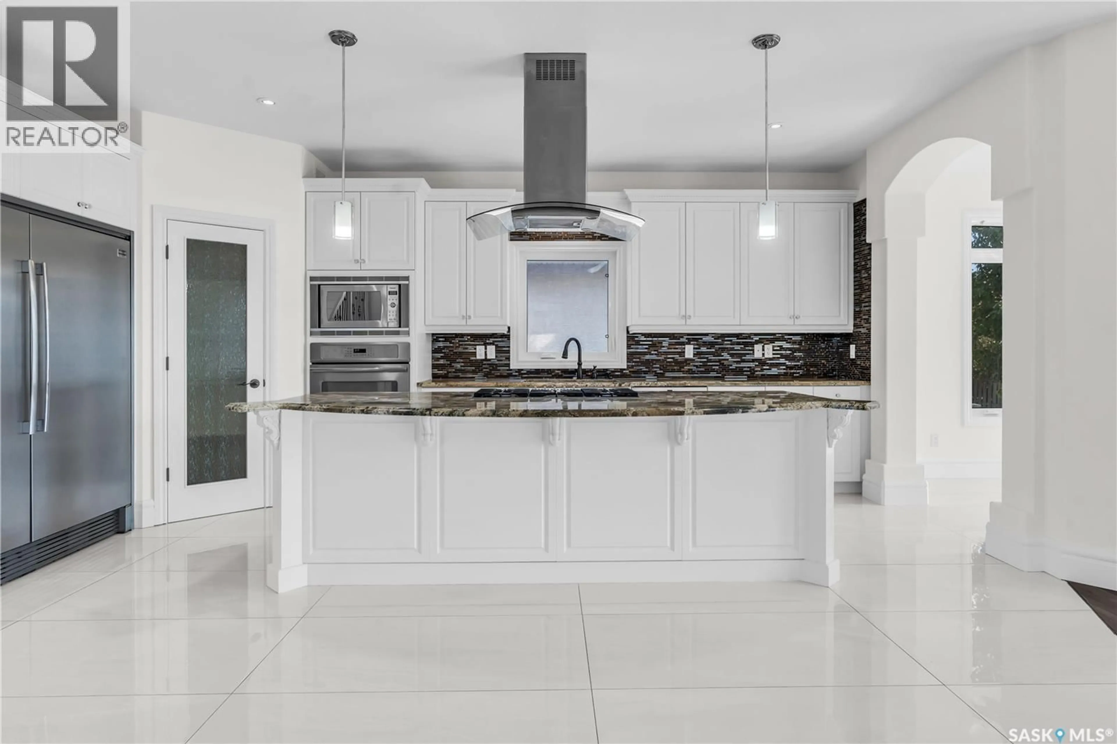 Contemporary kitchen, ceramic/tile floor for 4622 MALCOLM DRIVE, Regina Saskatchewan S4W0B5