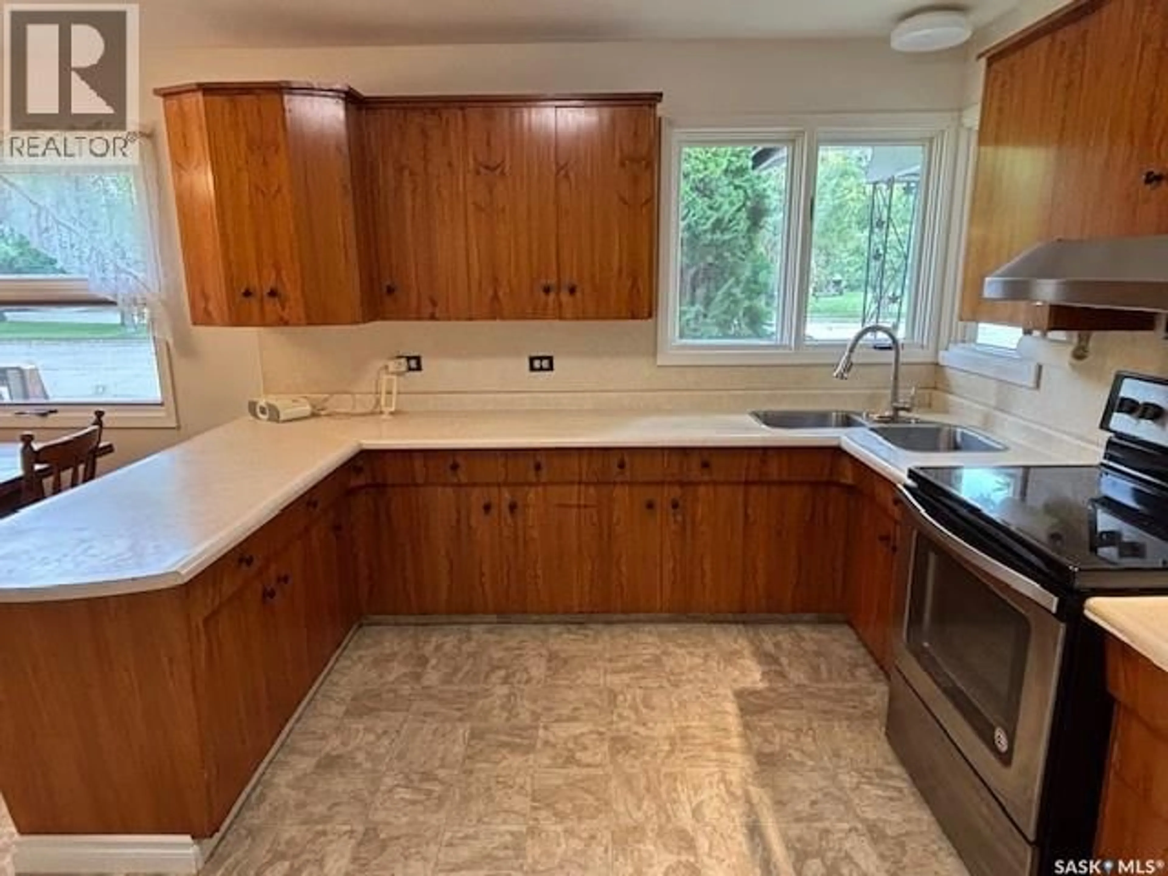 Standard kitchen, ceramic/tile floor for 319 8TH AVENUE, Canora Saskatchewan S0A0L0