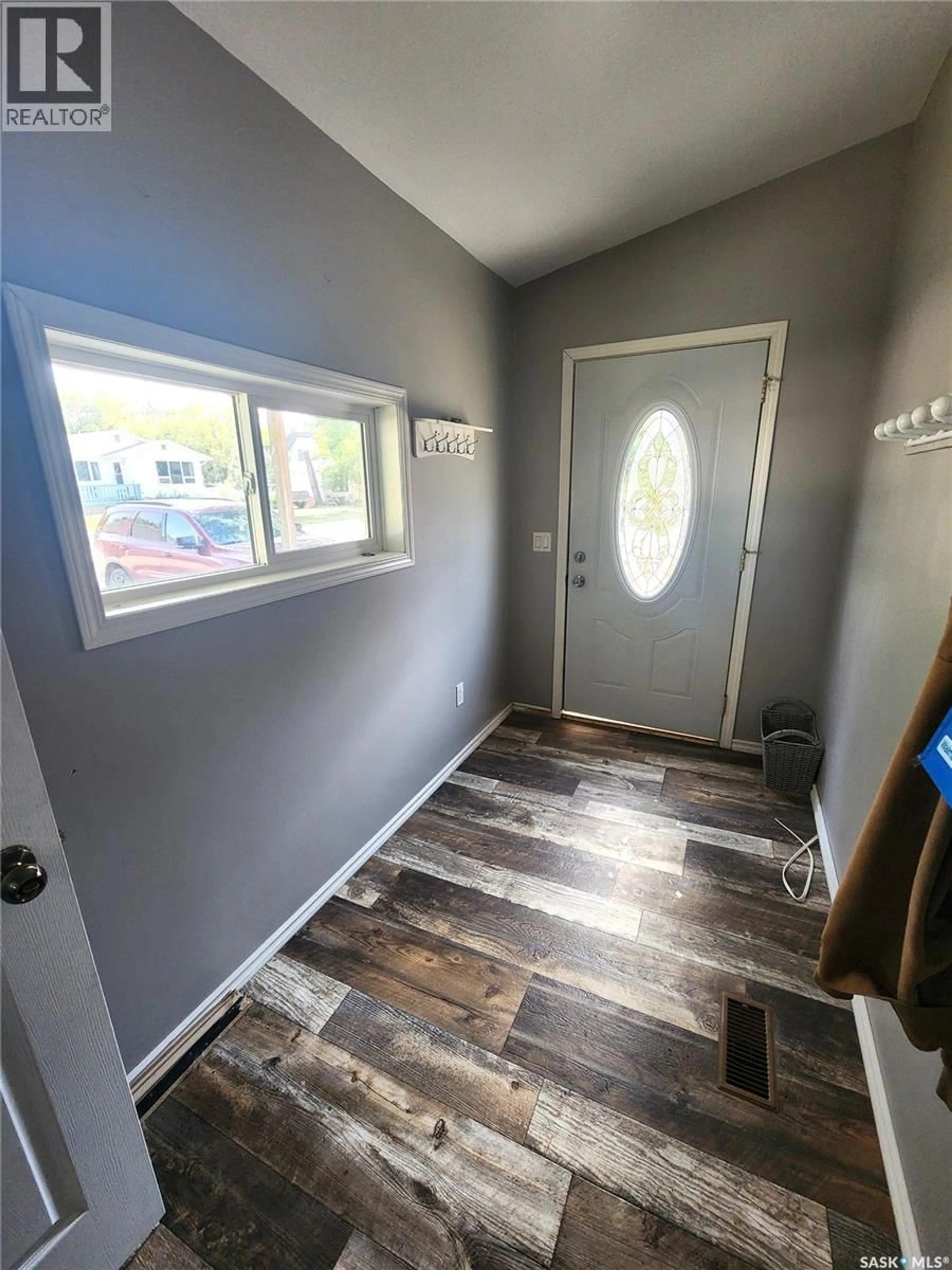 Indoor entryway for 133 MAINPRIZE STREET, Midale Saskatchewan S0C1S0