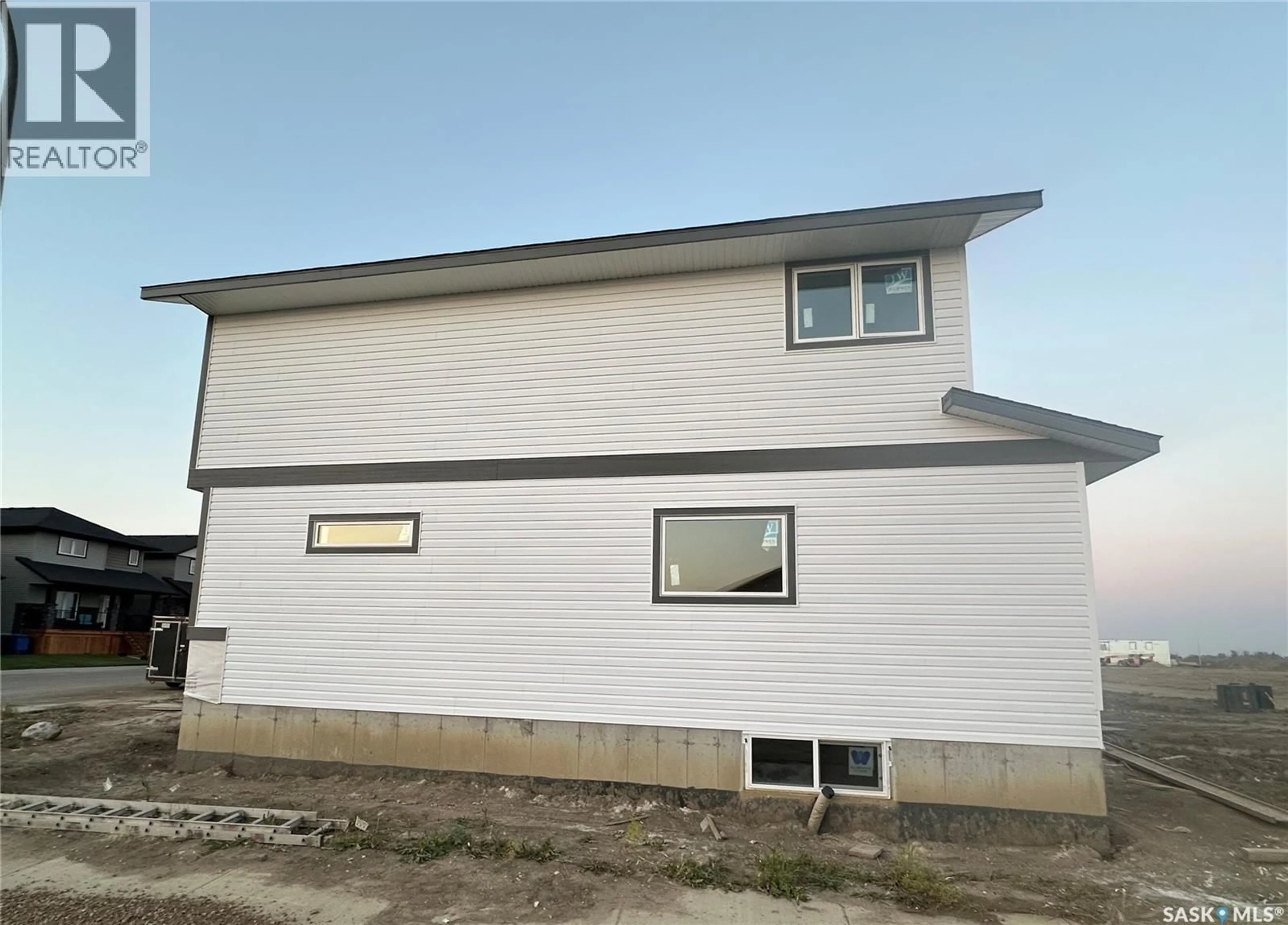 Home with vinyl exterior material, building for 400 BESNARD CRESCENT, Martensville Saskatchewan S0K2T1