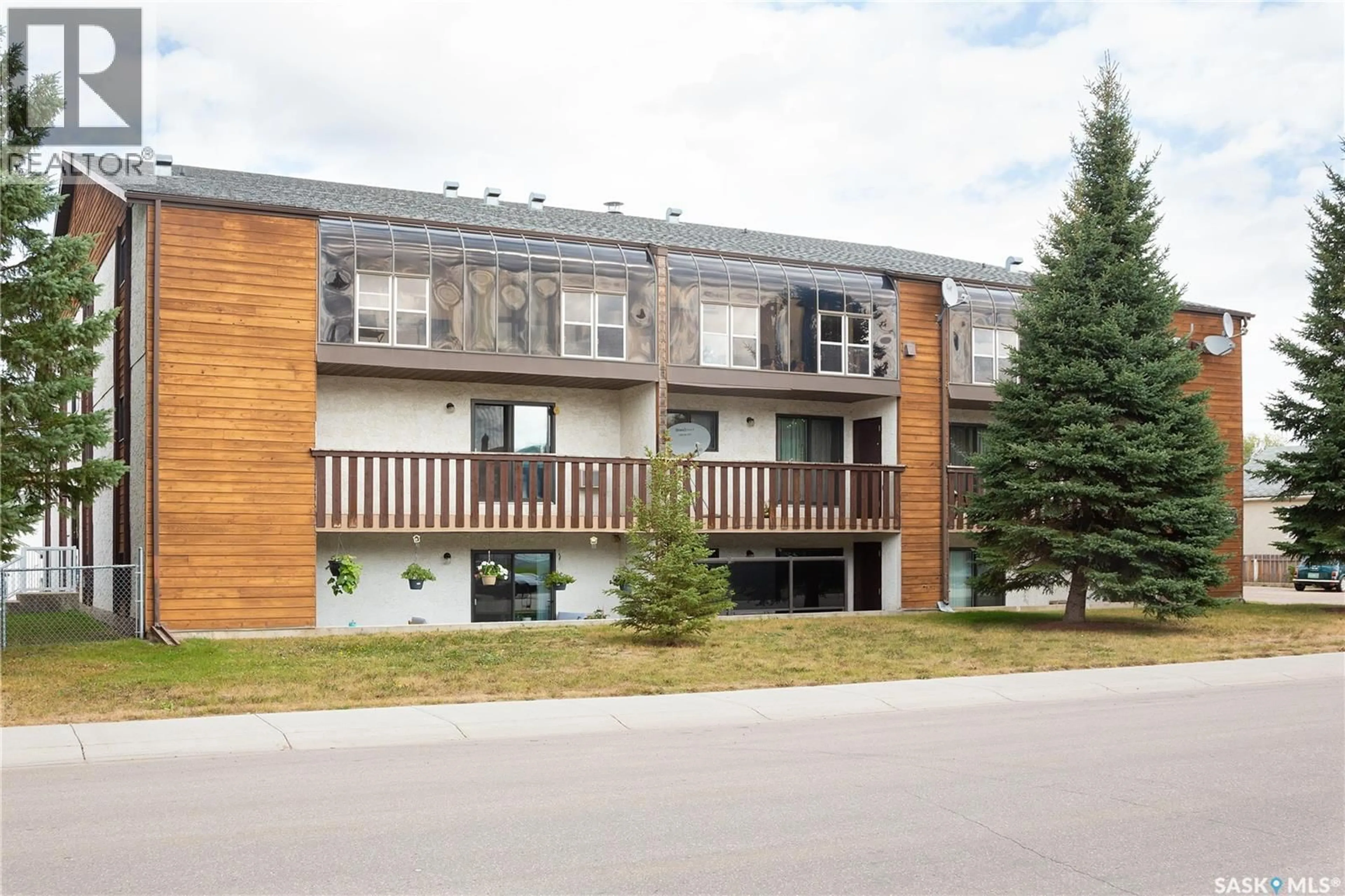 Patio, building for 103 - 314 11TH STREET, Prince Albert Saskatchewan S6V1A5