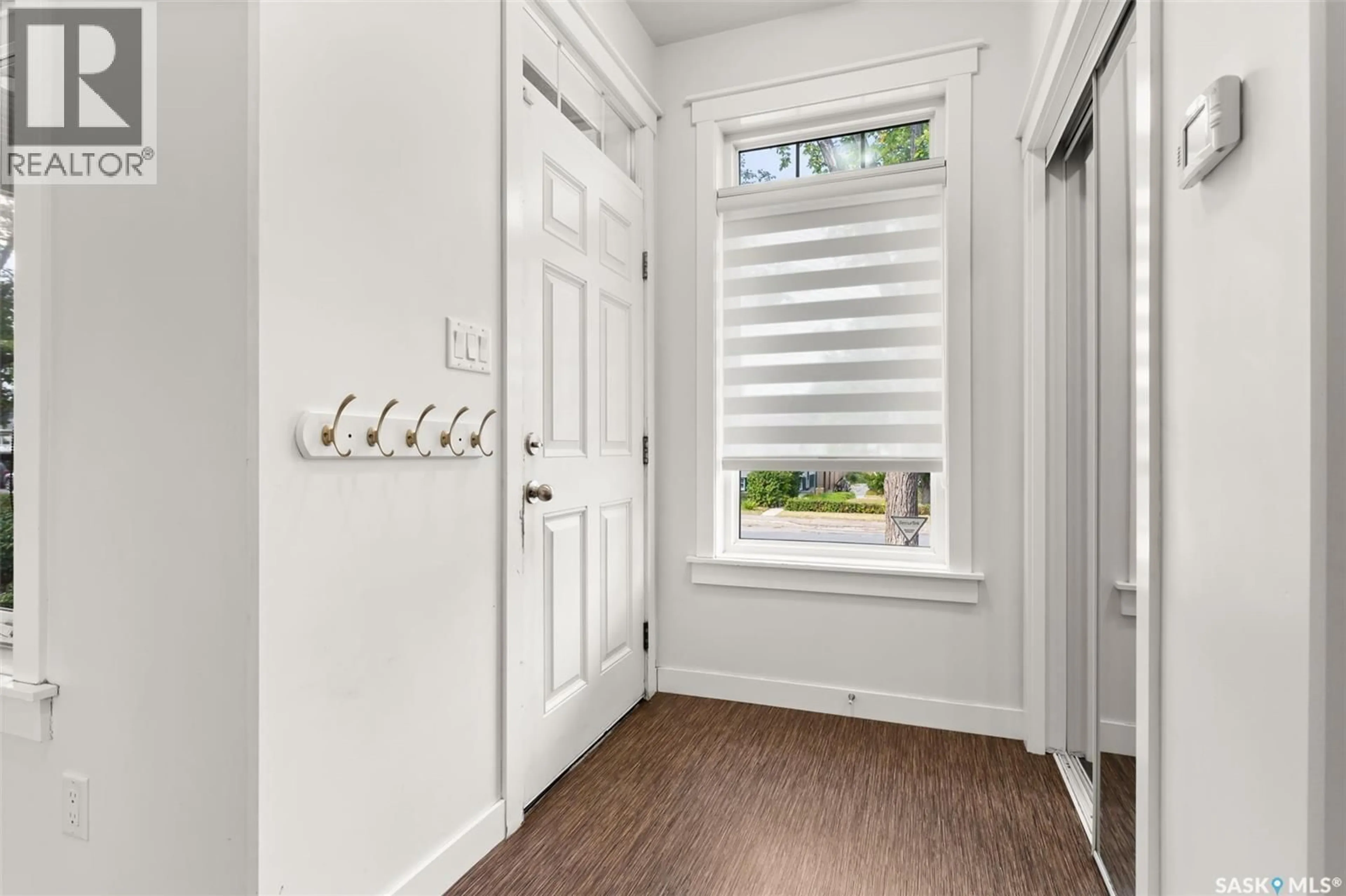 Indoor entryway for 2875 GARNET STREET, Regina Saskatchewan S4S1X1
