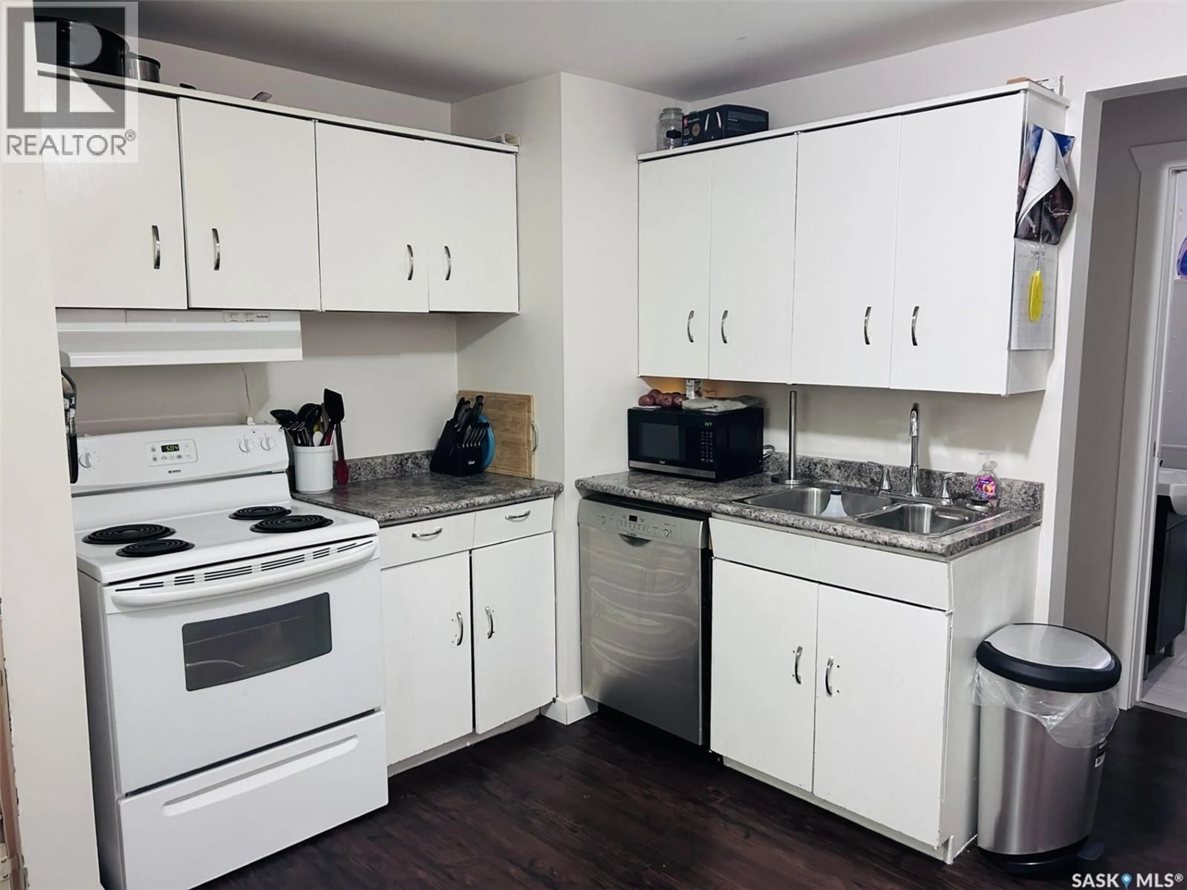 Standard kitchen, wood/laminate floor for 1067 1ST STREET, Prince Albert Saskatchewan S6V0C2