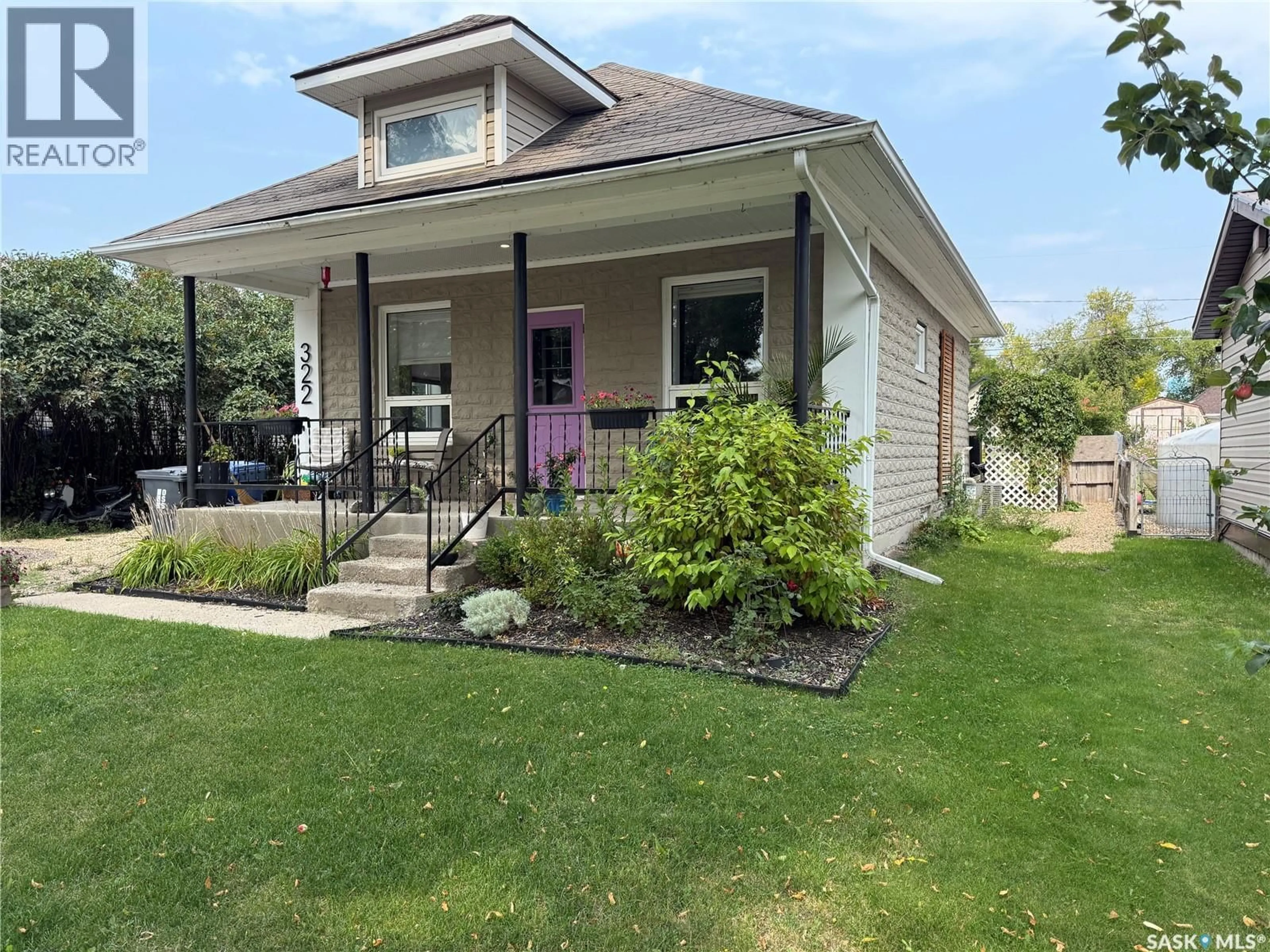 A pic from outside/outdoor area/front of a property/back of a property/a pic from drone, street for 322 5TH AVENUE, Melville Saskatchewan S0A2P0