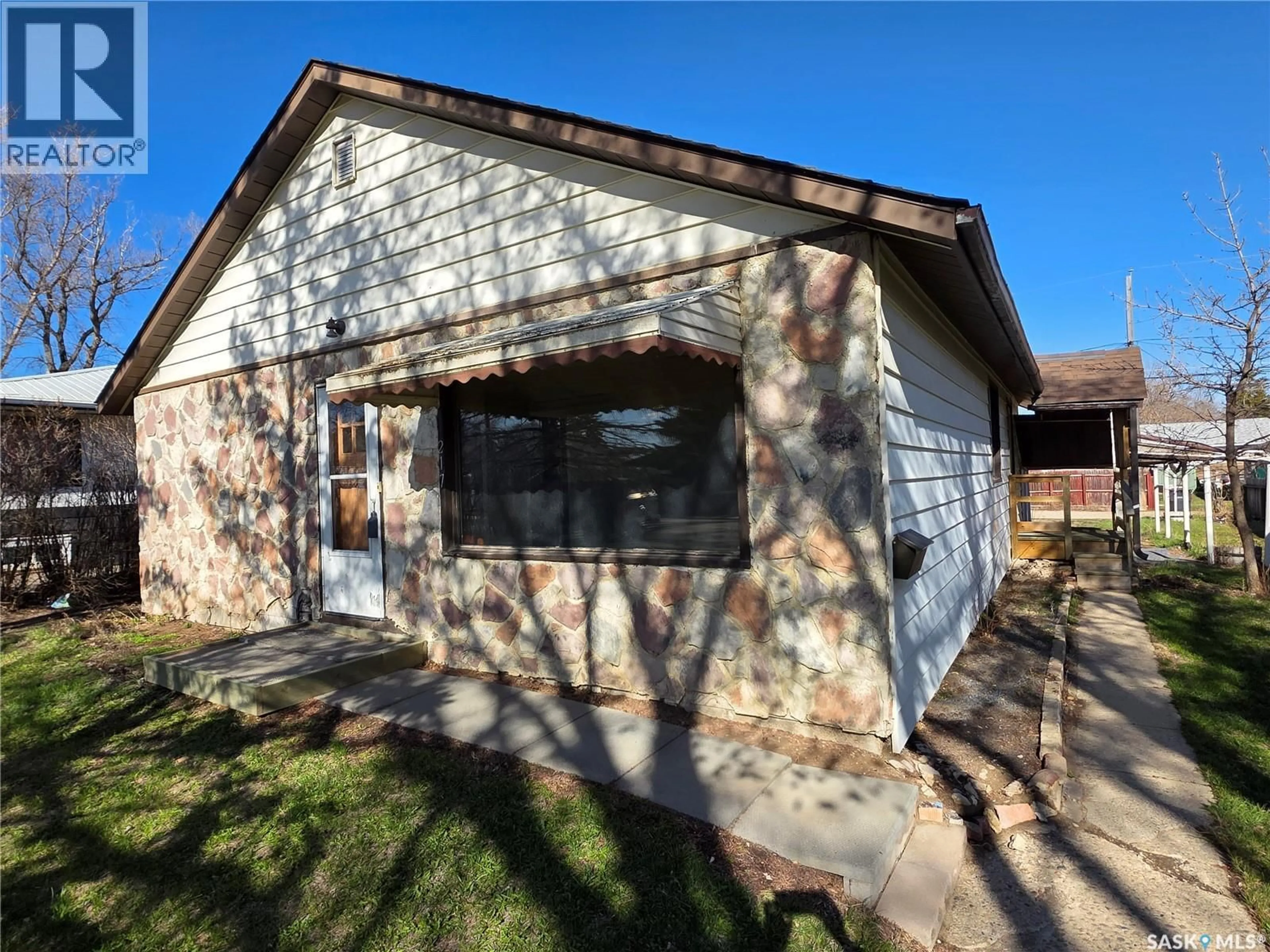 Unknown for 217 9TH AVENUE, Swift Current Saskatchewan S9H1A6