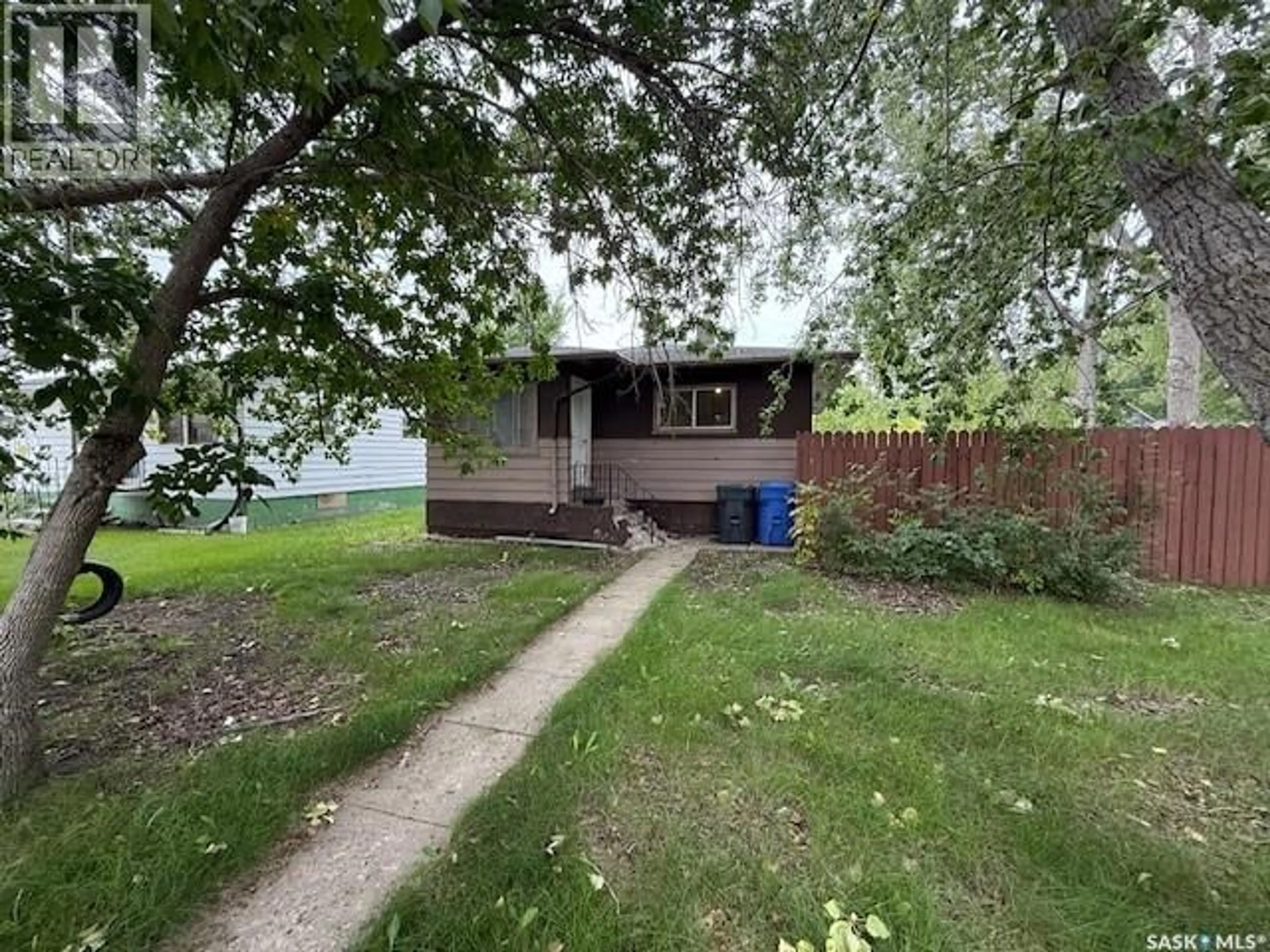 A pic from outside/outdoor area/front of a property/back of a property/a pic from drone, water/lake/river/ocean view for 159 ASSINIBOINE TERRACE, Kamsack Saskatchewan S0A1S0