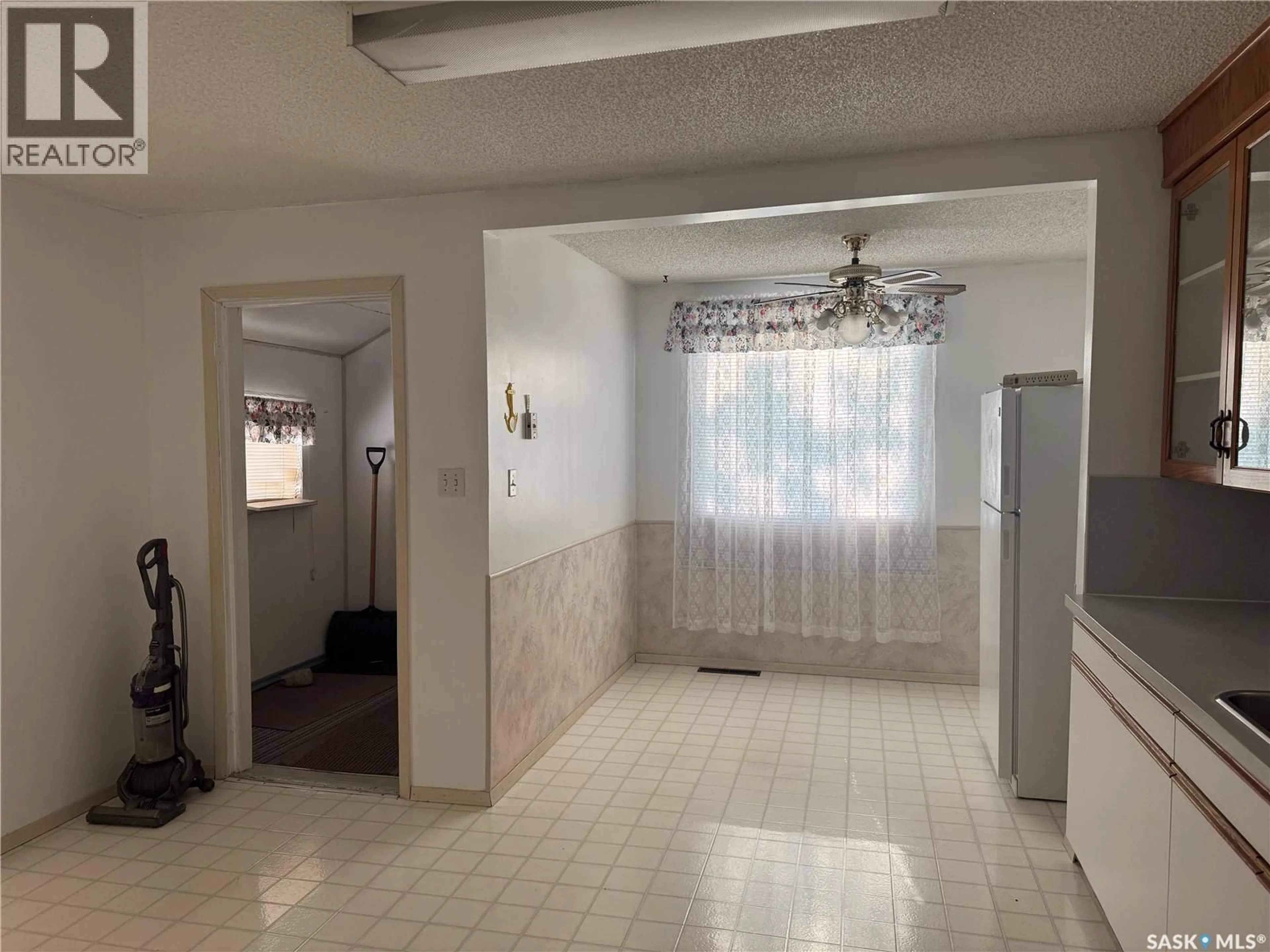 A pic of a room for 218 4TH STREET, Nipawin Saskatchewan S0E1E0