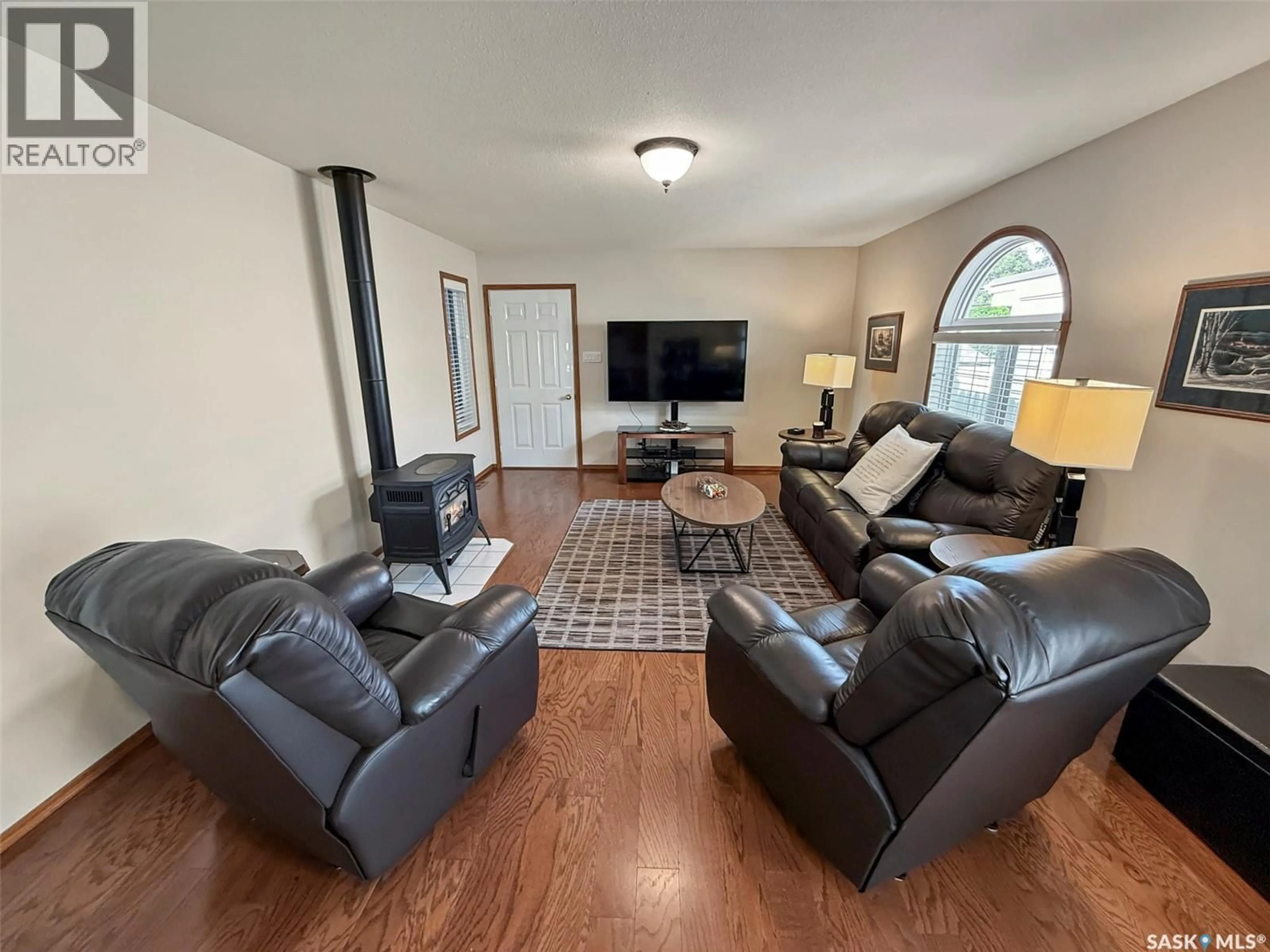Living room with furniture, unknown for 1129 JUBILEE DRIVE, Swift Current Saskatchewan S9H2A1