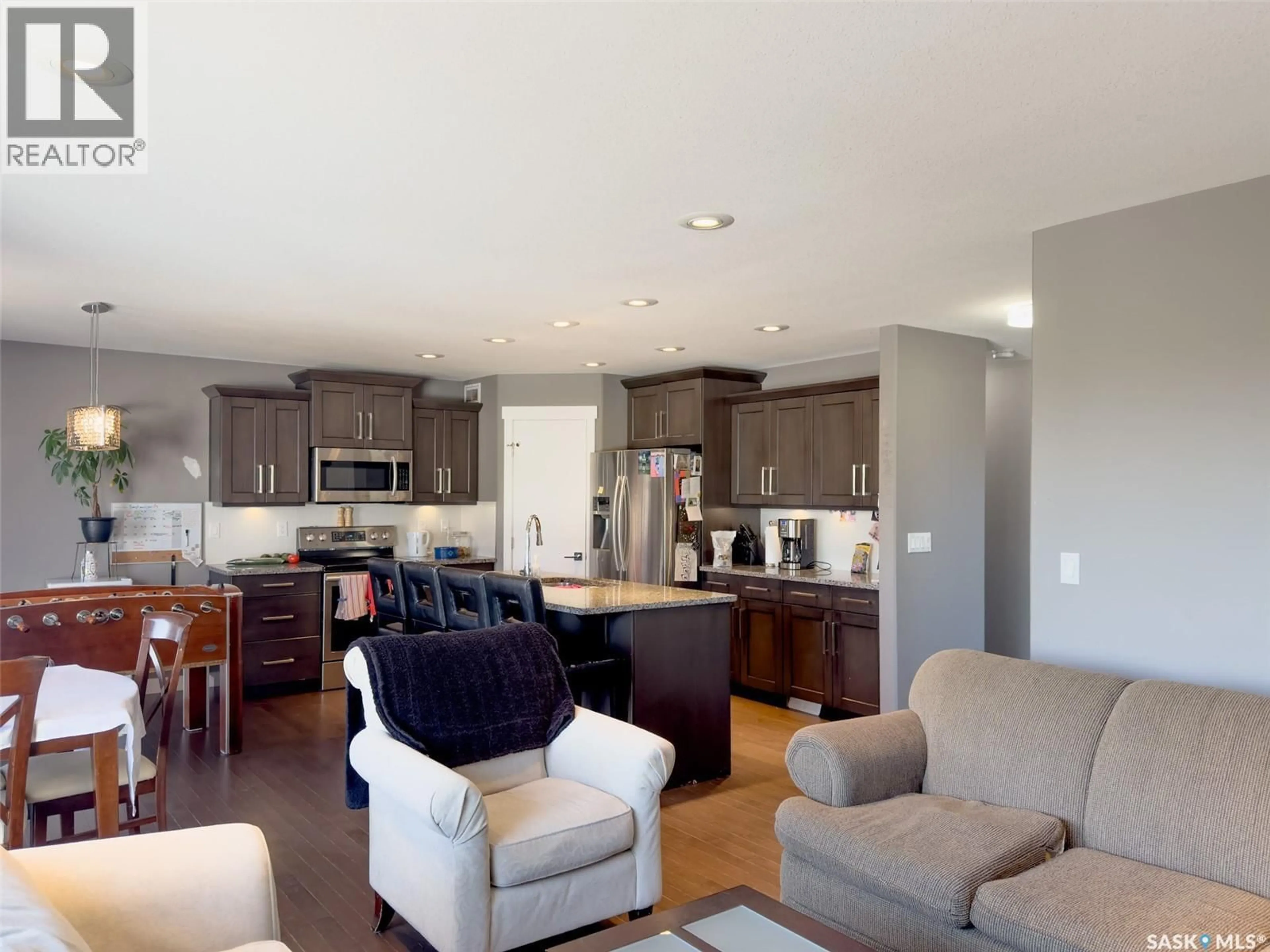 Open concept kitchen, unknown for 427 GLACIAL SHORES MANOR, Saskatoon Saskatchewan S7S1N1