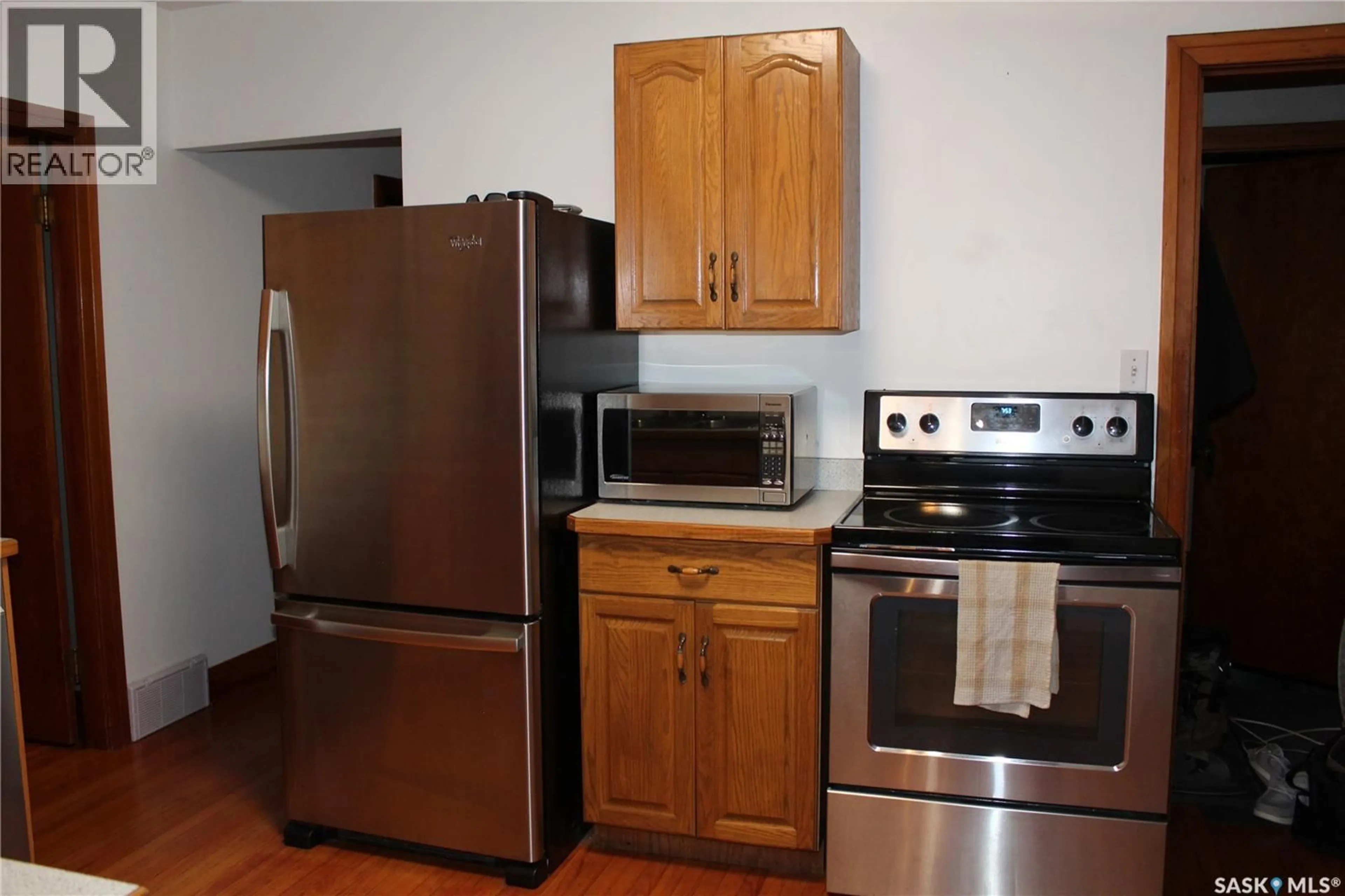 Standard kitchen, unknown for 322 MAIN STREET, Cudworth Saskatchewan S0K1B0
