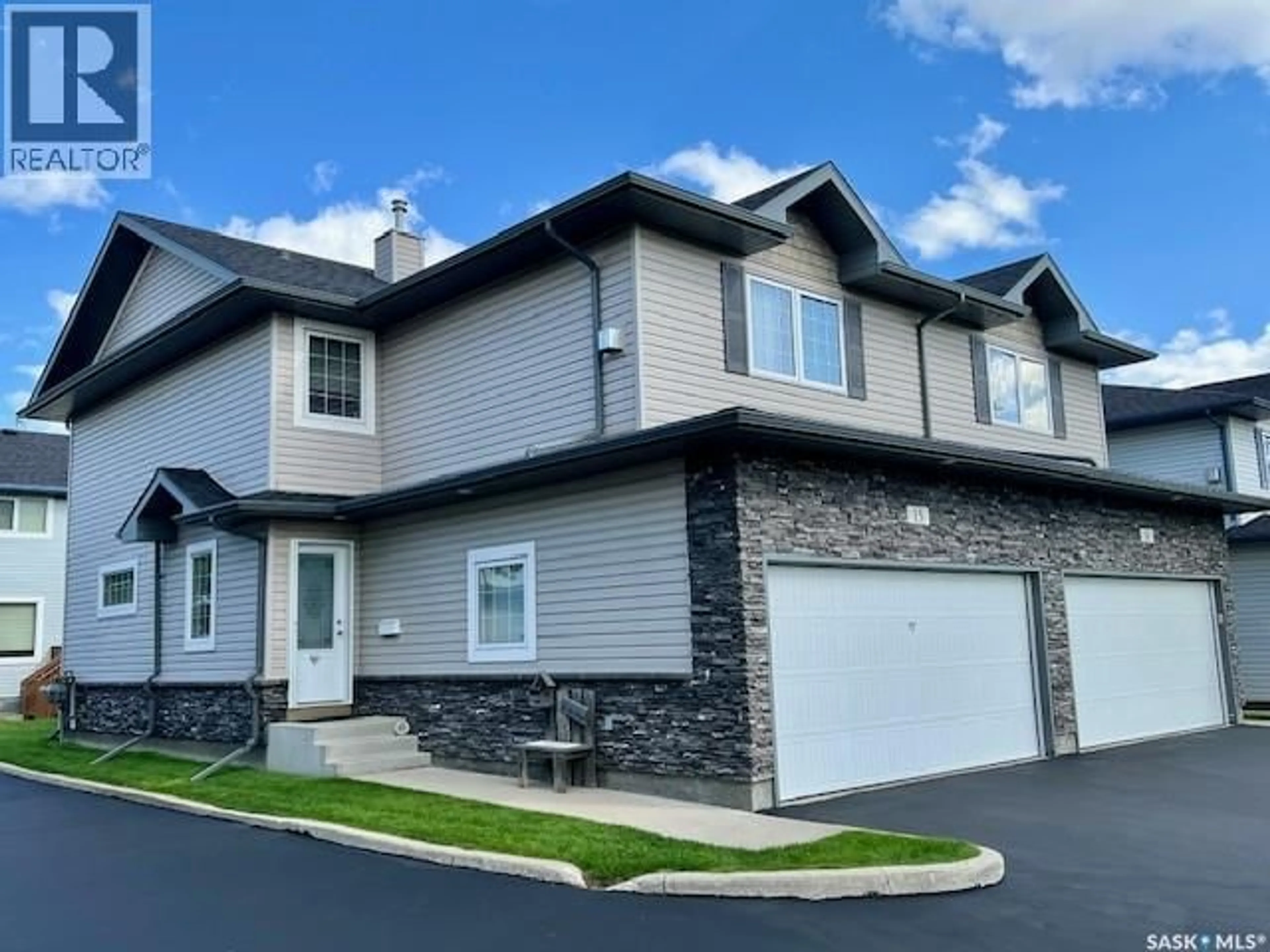 Home with vinyl exterior material, unknown for 15 110 DULMAGE CRESCENT, Saskatoon Saskatchewan S7T0C7