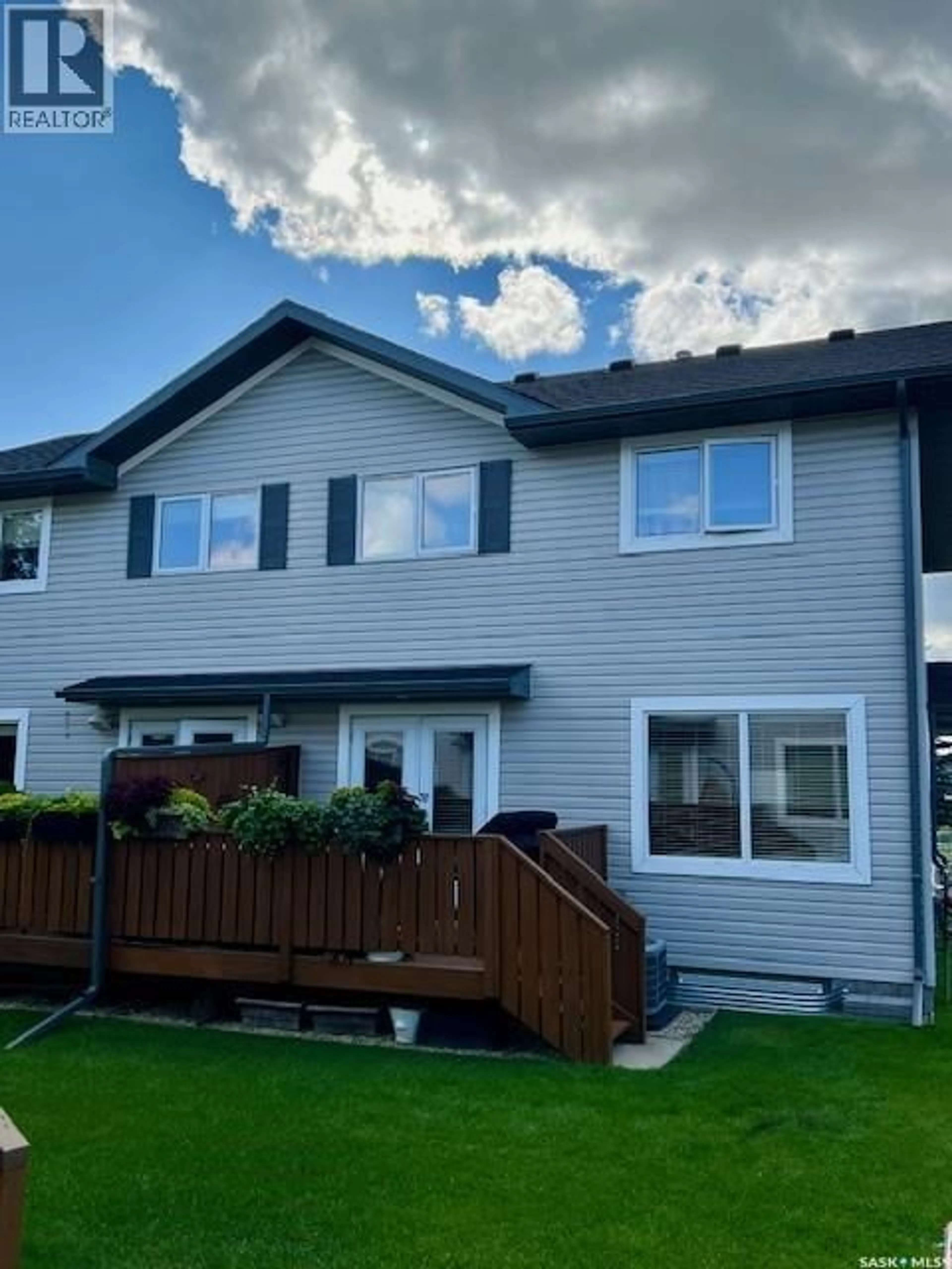 Home with vinyl exterior material, unknown for 15 110 DULMAGE CRESCENT, Saskatoon Saskatchewan S7T0C7