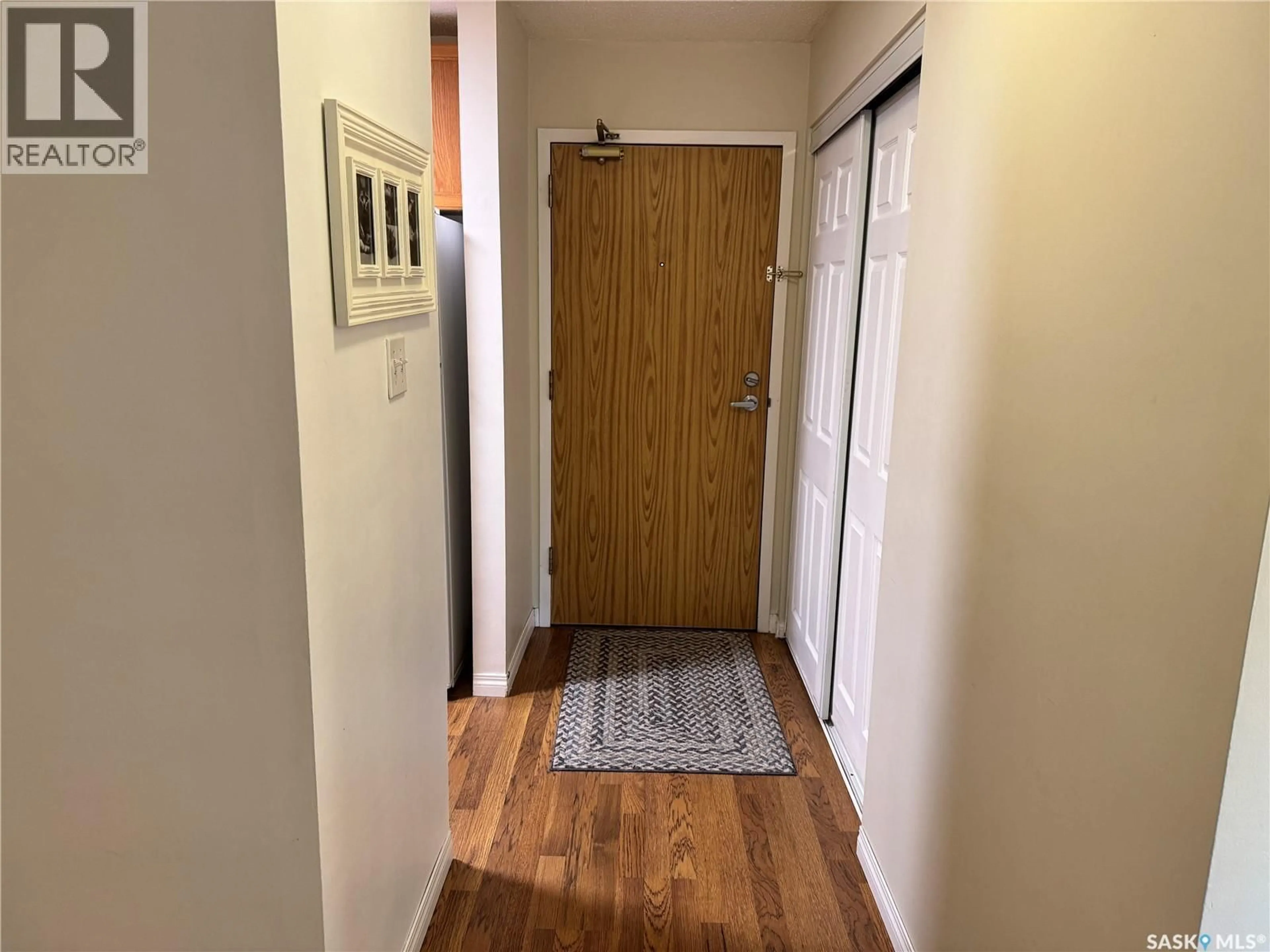 Indoor entryway for 122 - 319 EDINBURGH PLACE, Saskatoon Saskatchewan S7H5J7