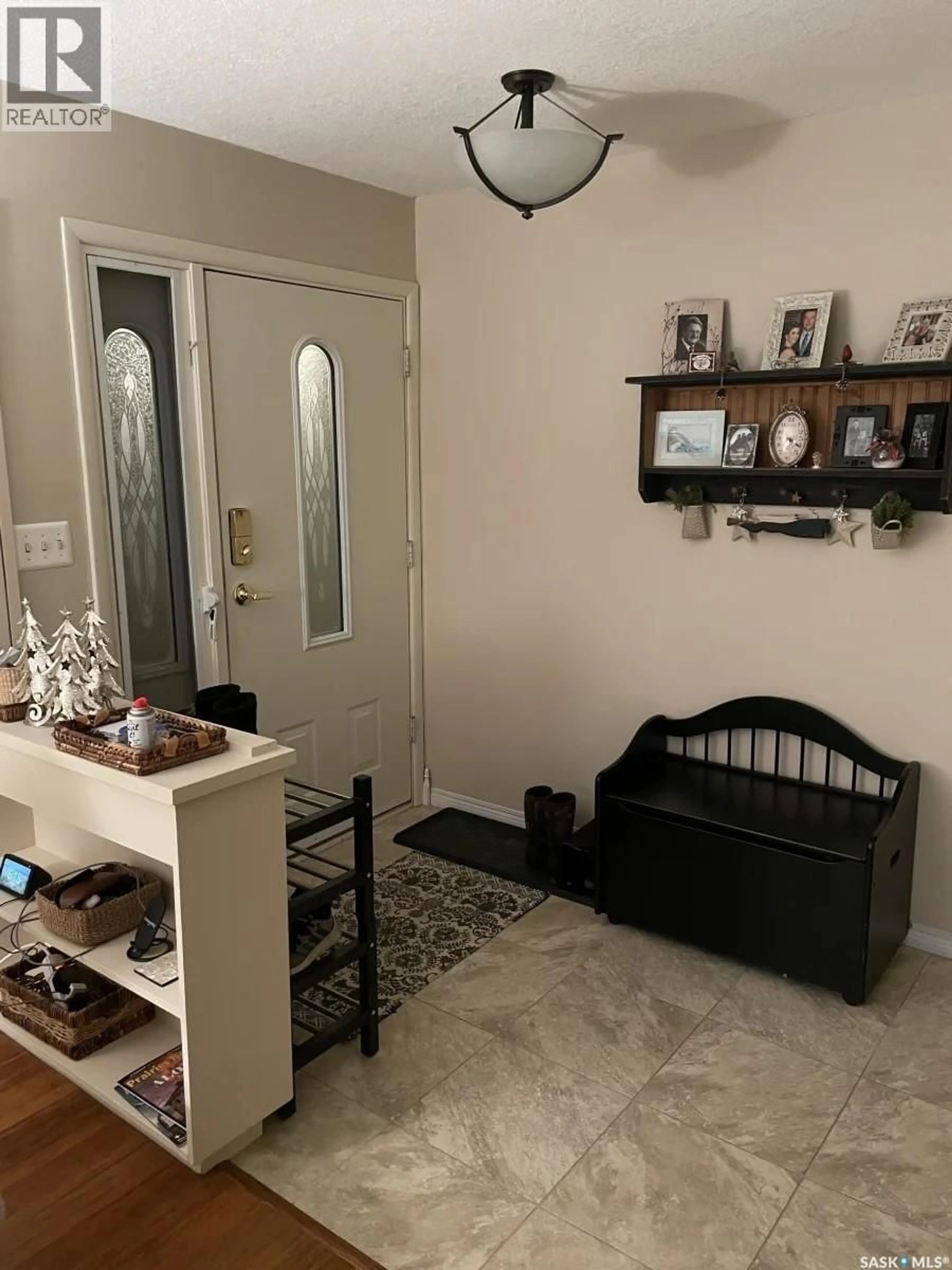 Indoor entryway for 114 GARVIN CRESCENT, Canora Saskatchewan S0A0L0