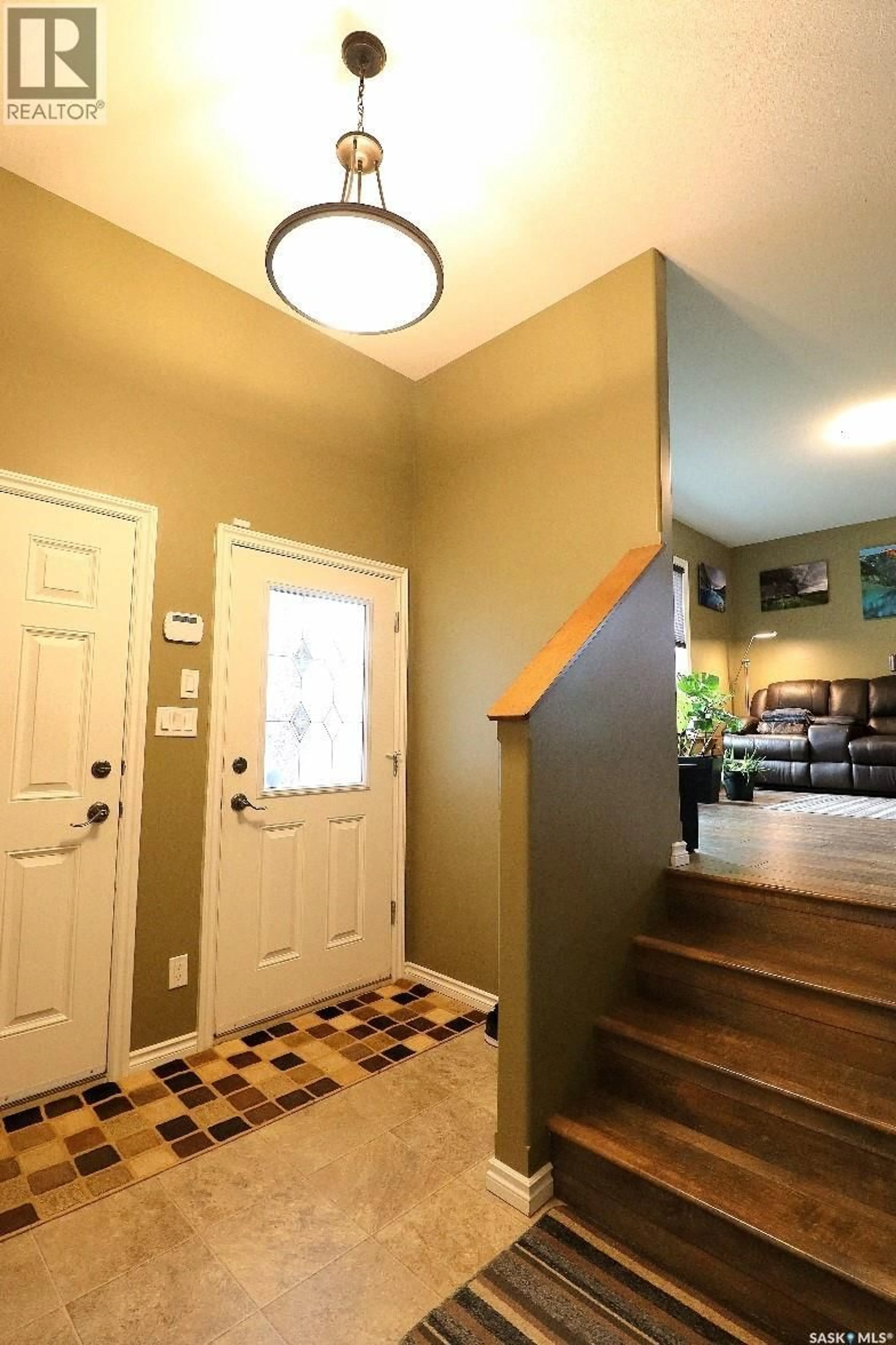 Indoor entryway for 57 MACFARLINE AVENUE, Yorkton Saskatchewan S3N2C5