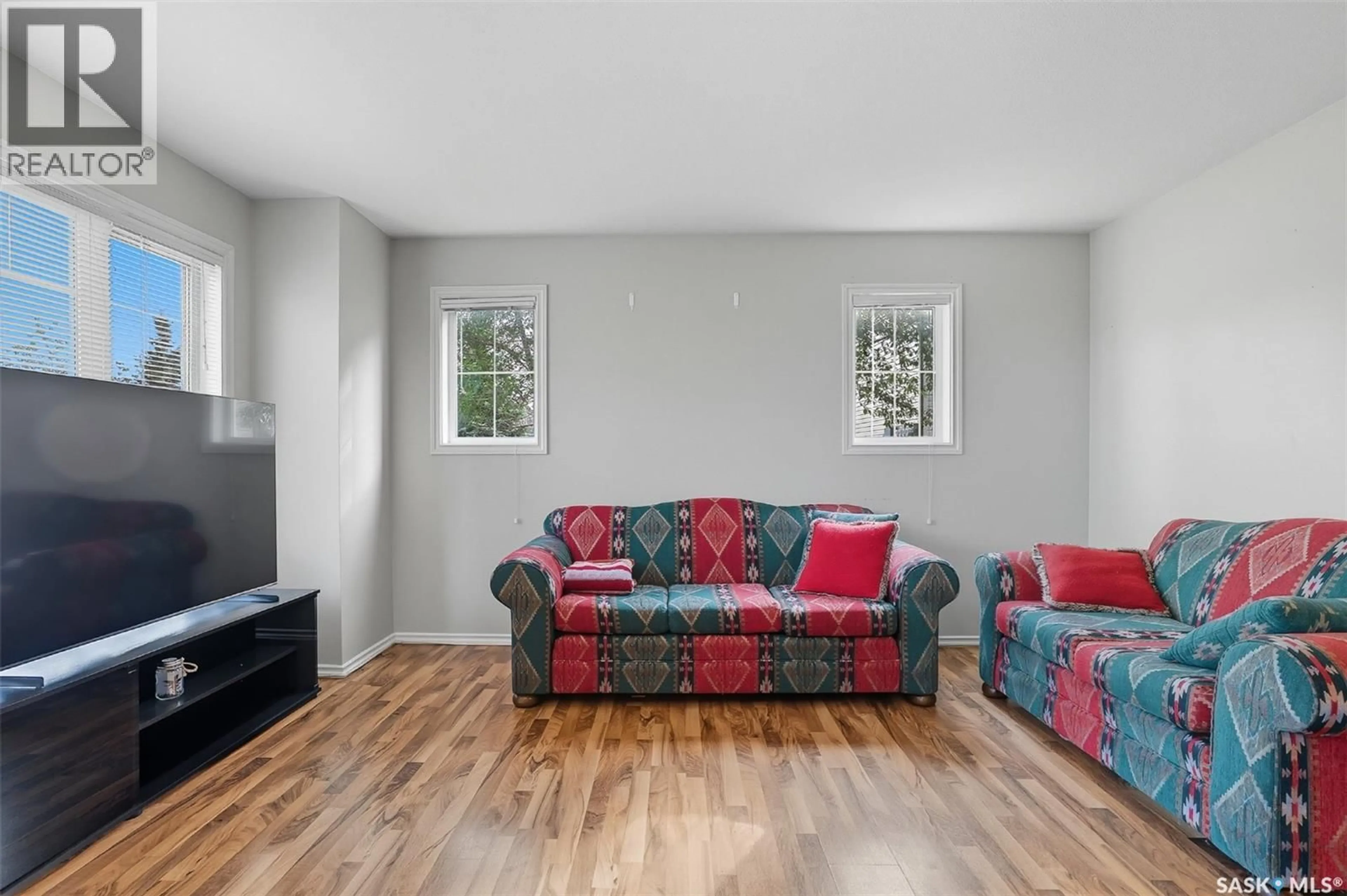 Living room with furniture, unknown for 301 415 LYND CRESCENT, Saskatoon Saskatchewan S7T0C2