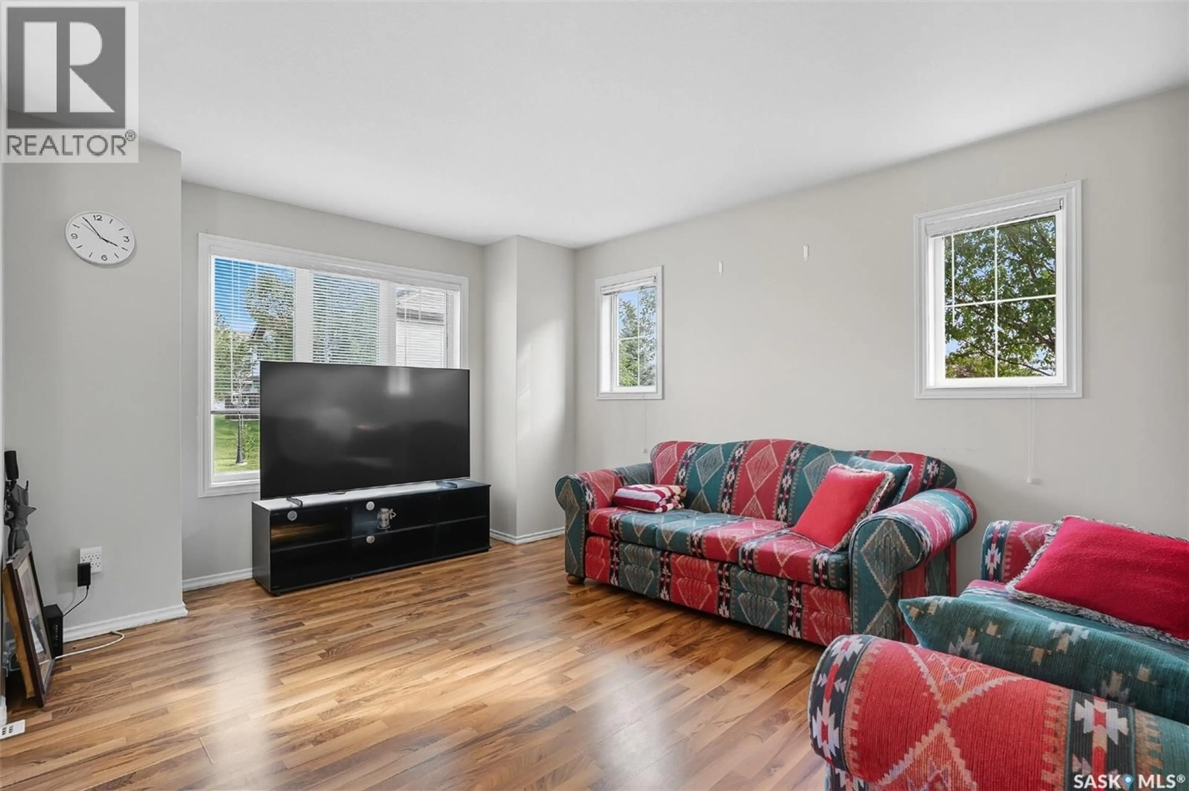 Living room with furniture, unknown for 301 415 LYND CRESCENT, Saskatoon Saskatchewan S7T0C2