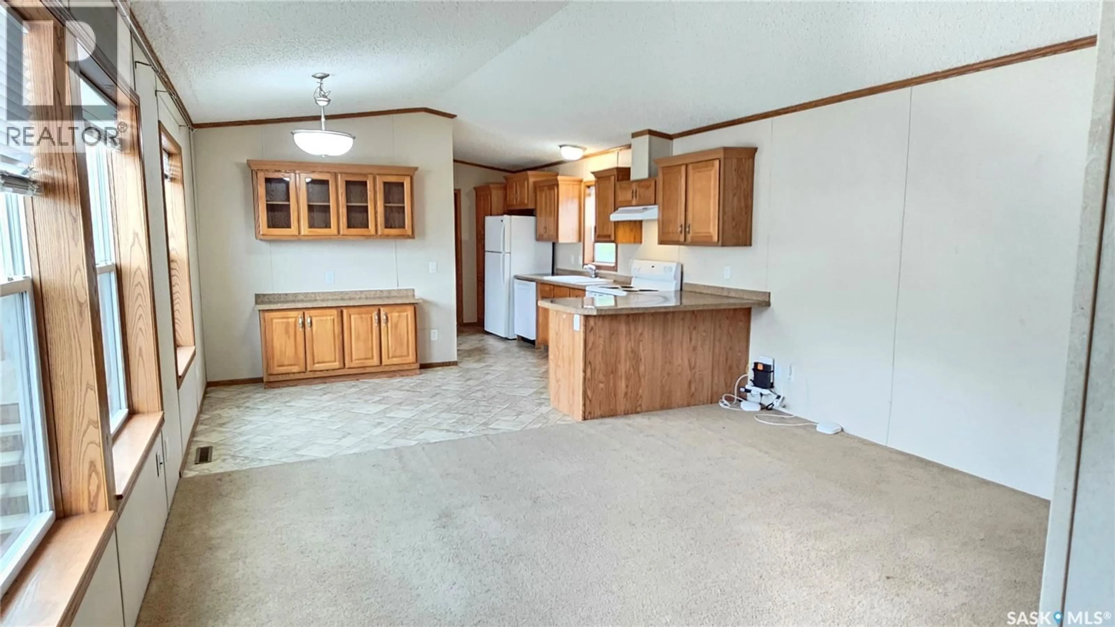 Open concept kitchen, unknown for 10 SOUTHERN PINE ACRES, Humboldt Saskatchewan S0K2A0