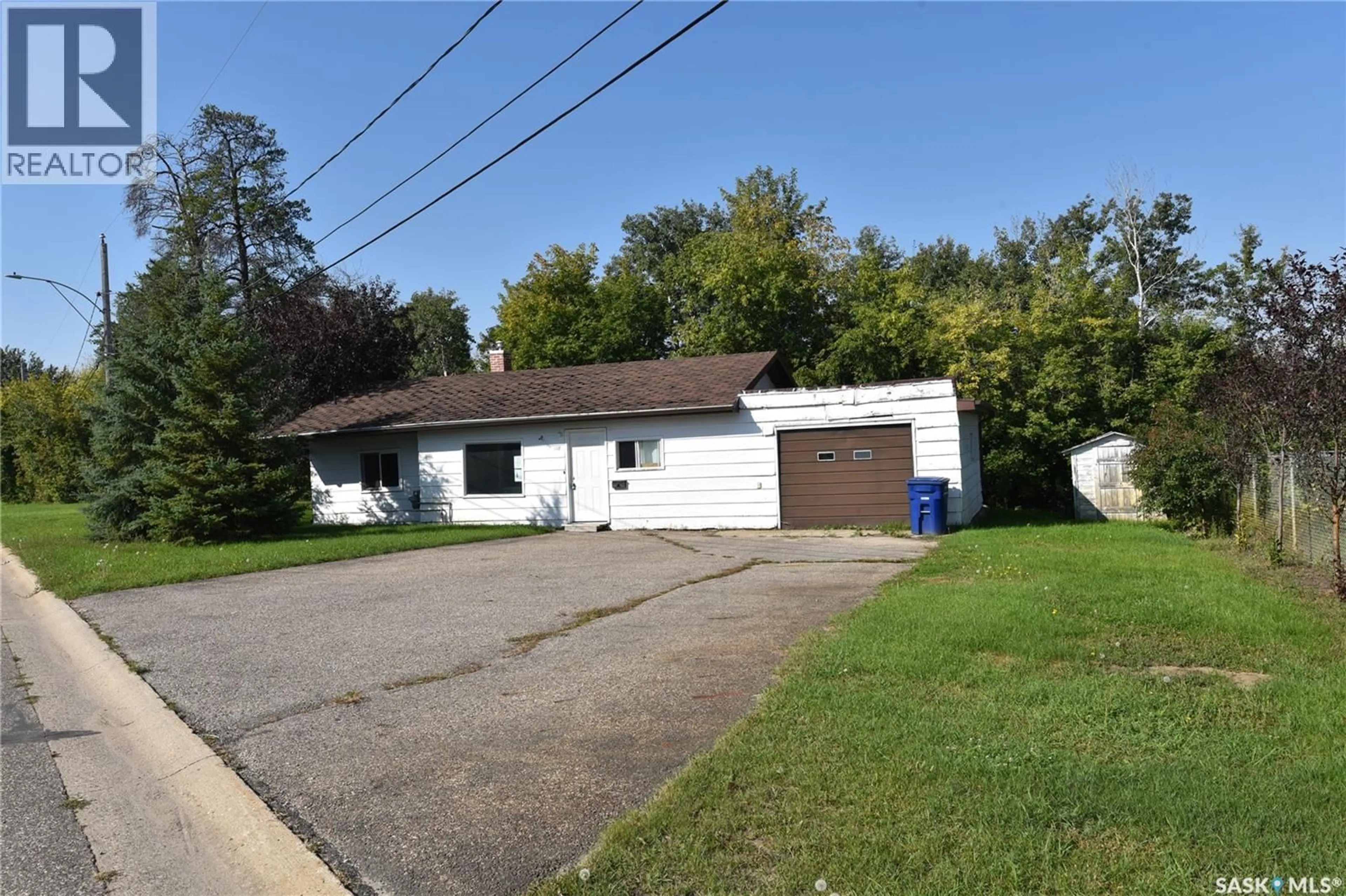 Unknown for 400 - 402 MACDONALD STREET, Nipawin Saskatchewan S0E1E0