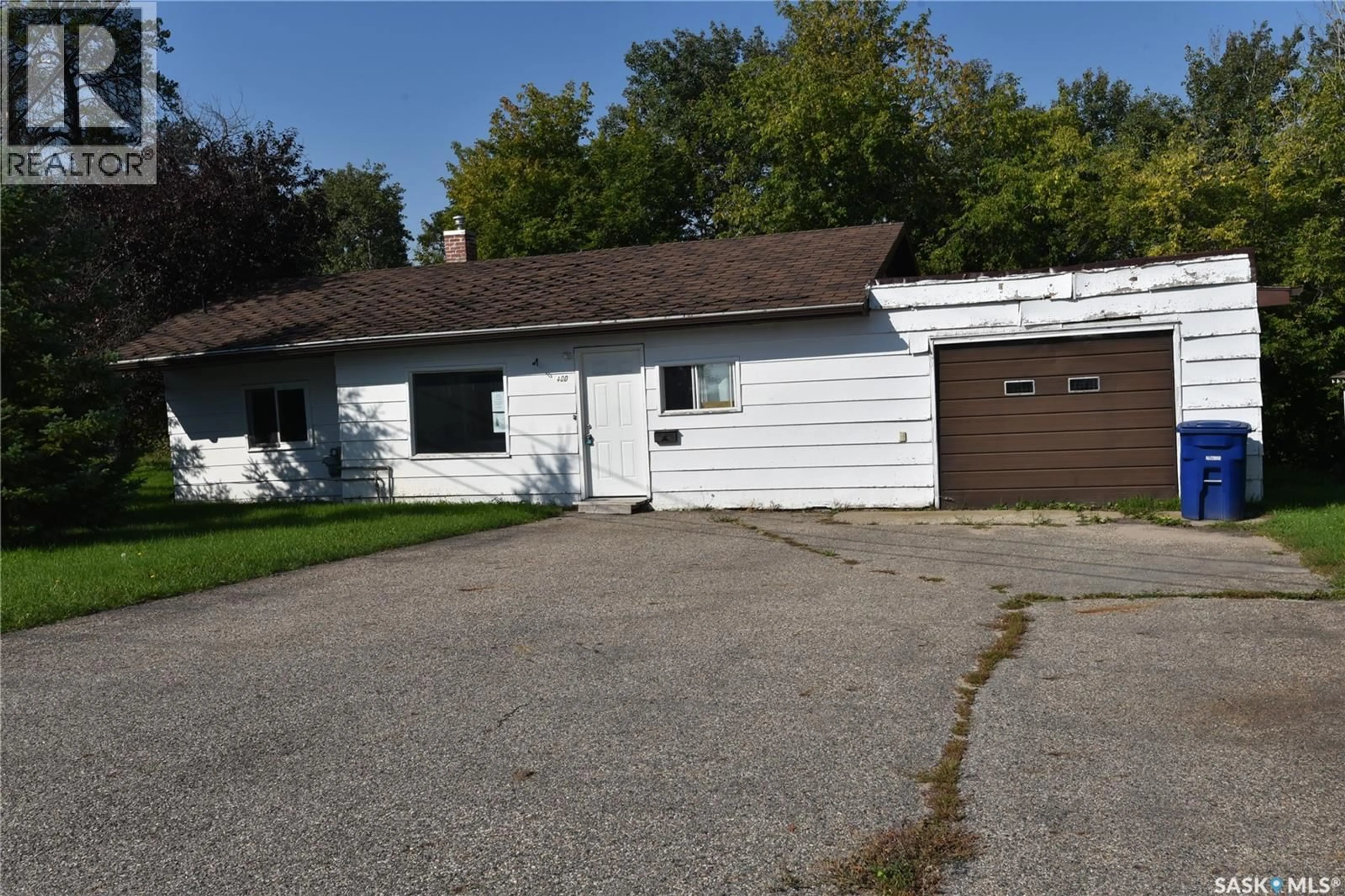 Unknown for 400 - 402 MACDONALD STREET, Nipawin Saskatchewan S0E1E0