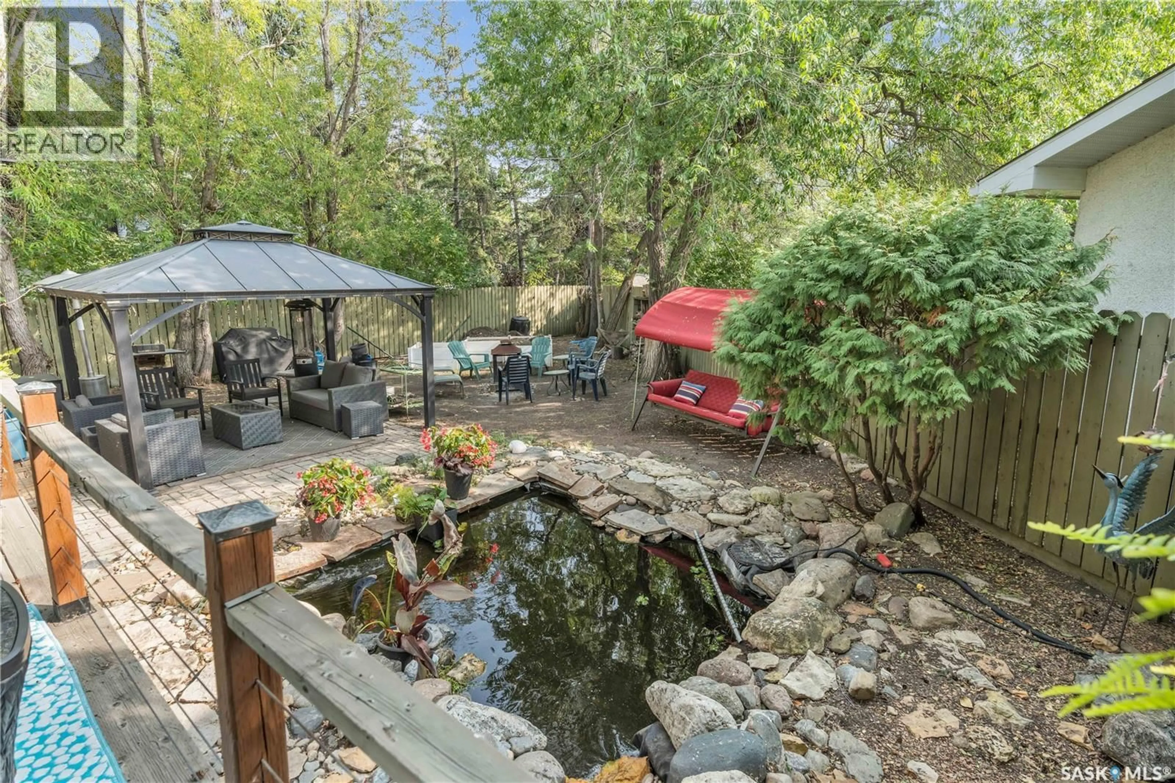 Patio, water/lake/river/ocean view for 275 LOGAN CRESCENT, Regina Saskatchewan S4S5S8