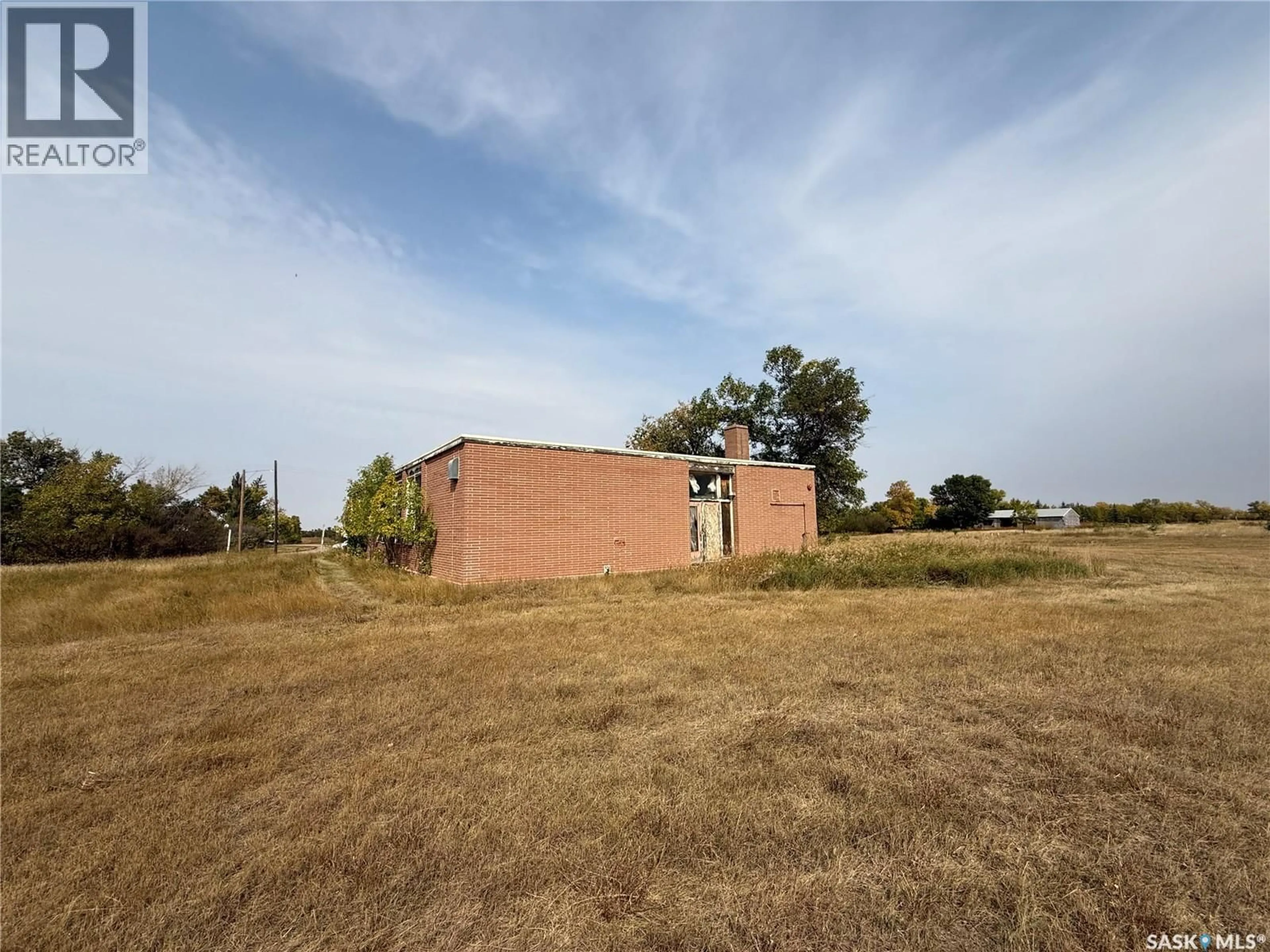 A pic from outside/outdoor area/front of a property/back of a property/a pic from drone, building for 1ST AVENUE, Brokenshell Rm No. 68 Saskatchewan S0C2N0