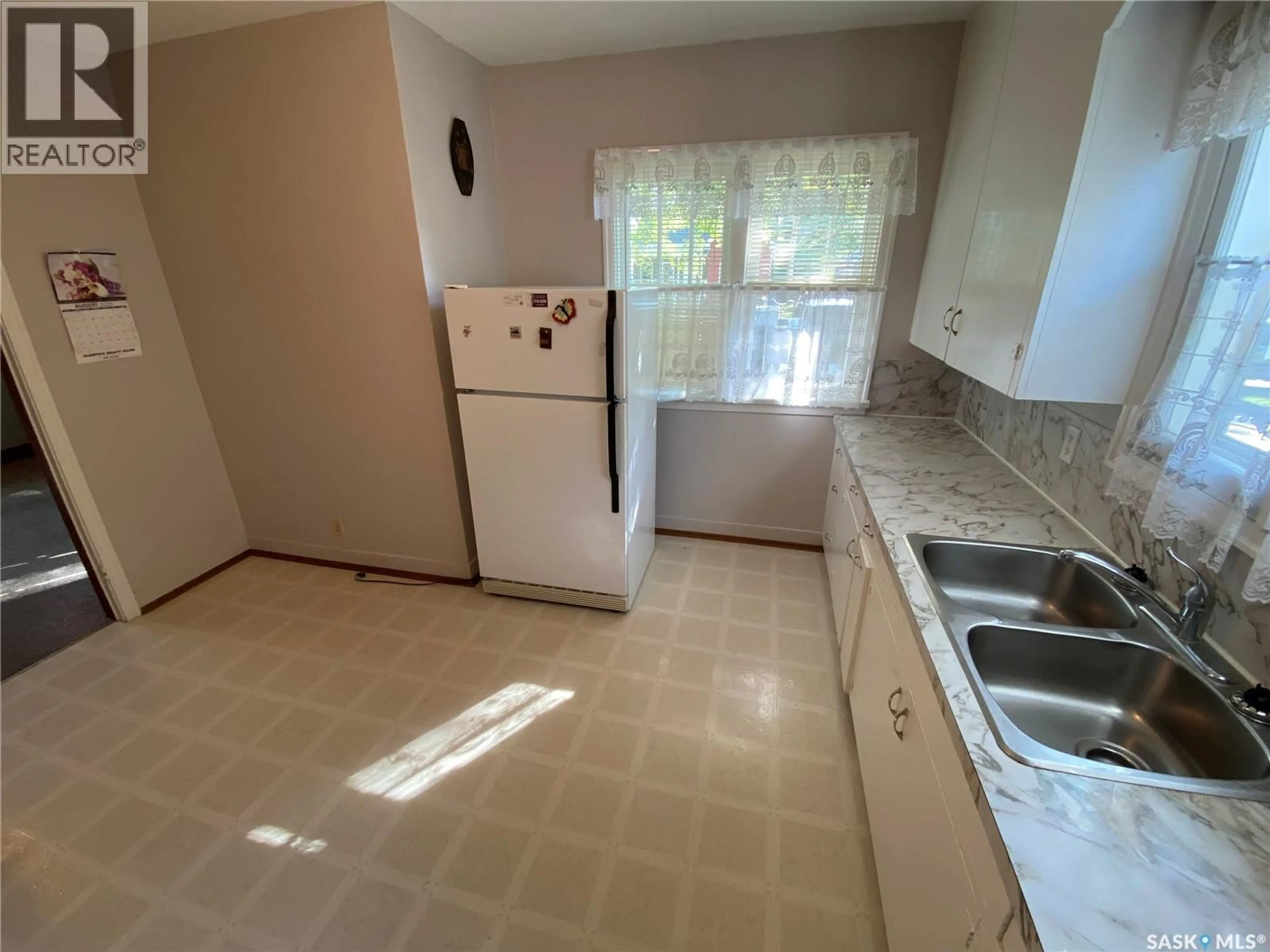 Standard kitchen, ceramic/tile floor for 278 SECOND AVENUE, Yorkton Saskatchewan S3N1G9