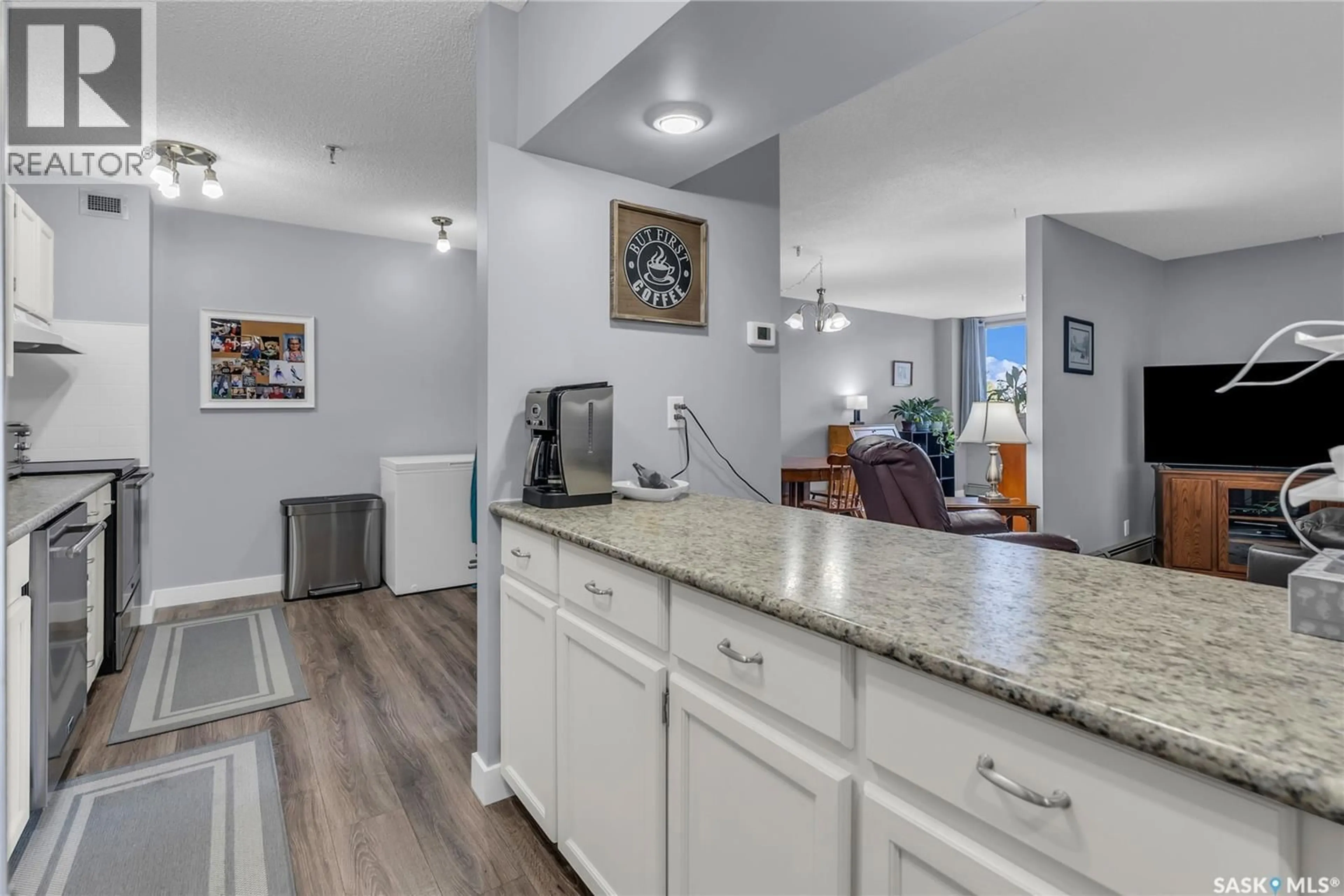 Open concept kitchen, ceramic/tile floor for 351 - 309 SAGUENAY DRIVE, Saskatoon Saskatchewan S7K5T4