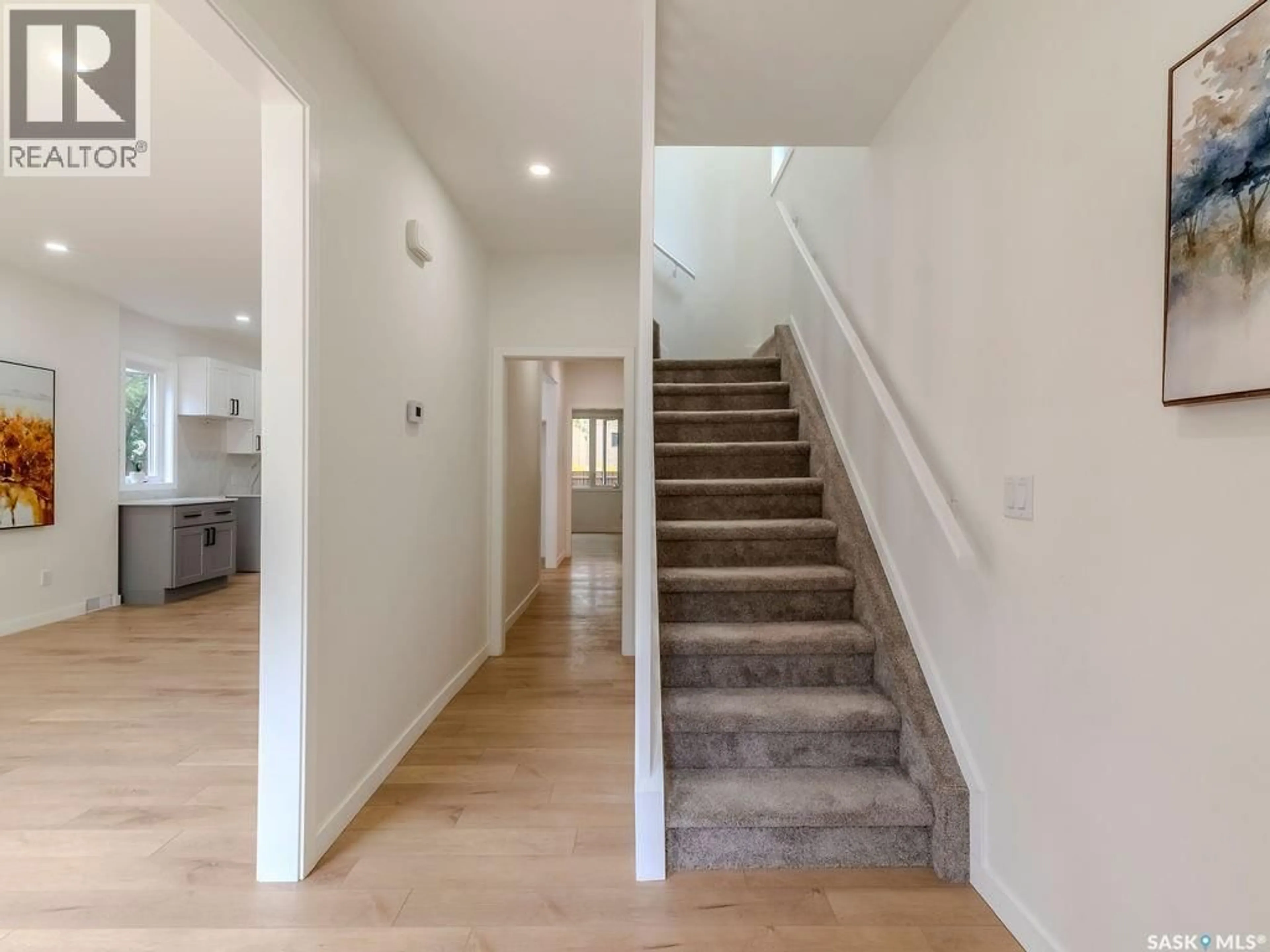 Stairs for 329 J AVENUE, Saskatoon Saskatchewan S7M2A4