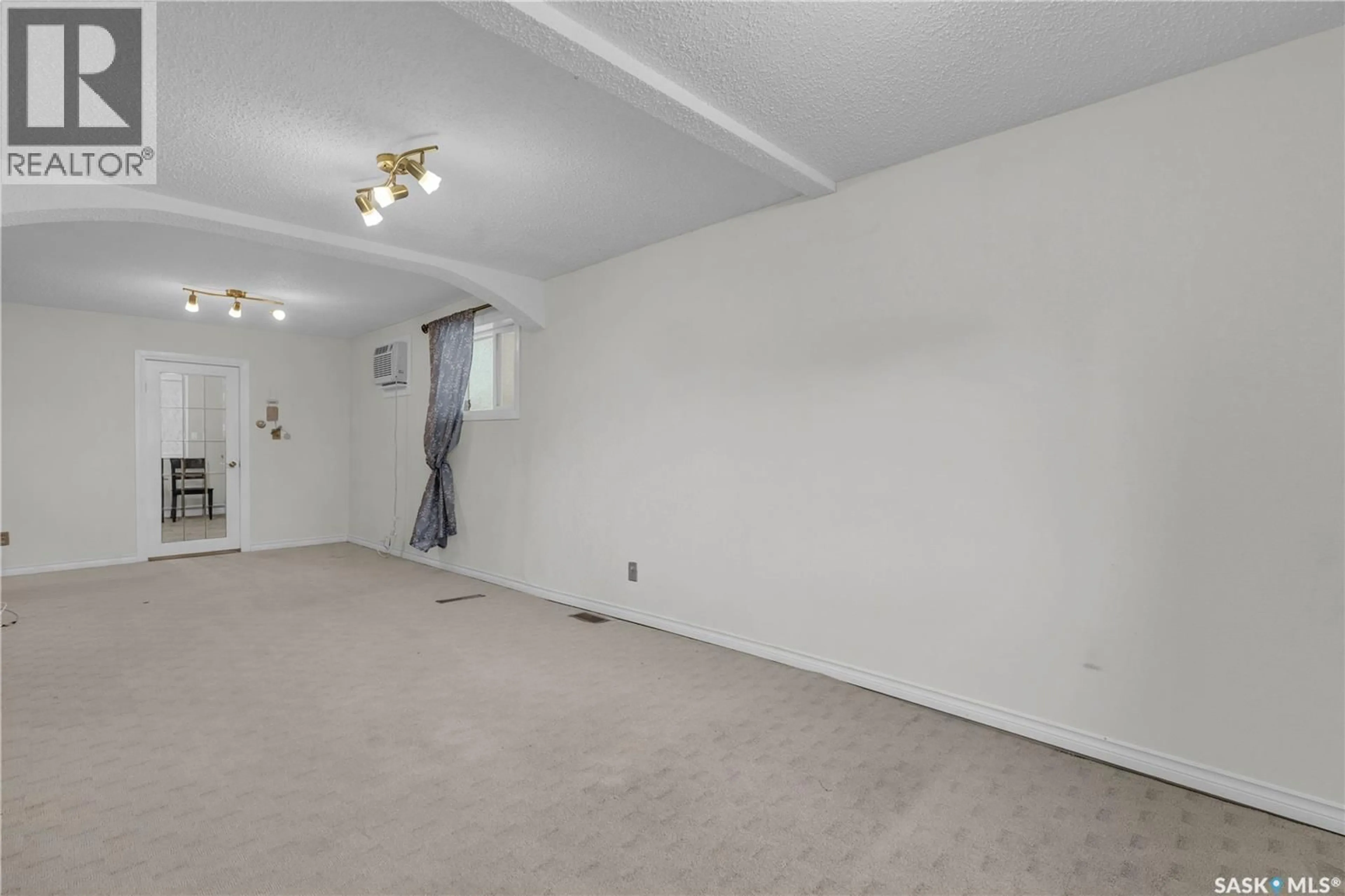 A pic of a room for 2344 EDGAR STREET, Regina Saskatchewan S4N3L1