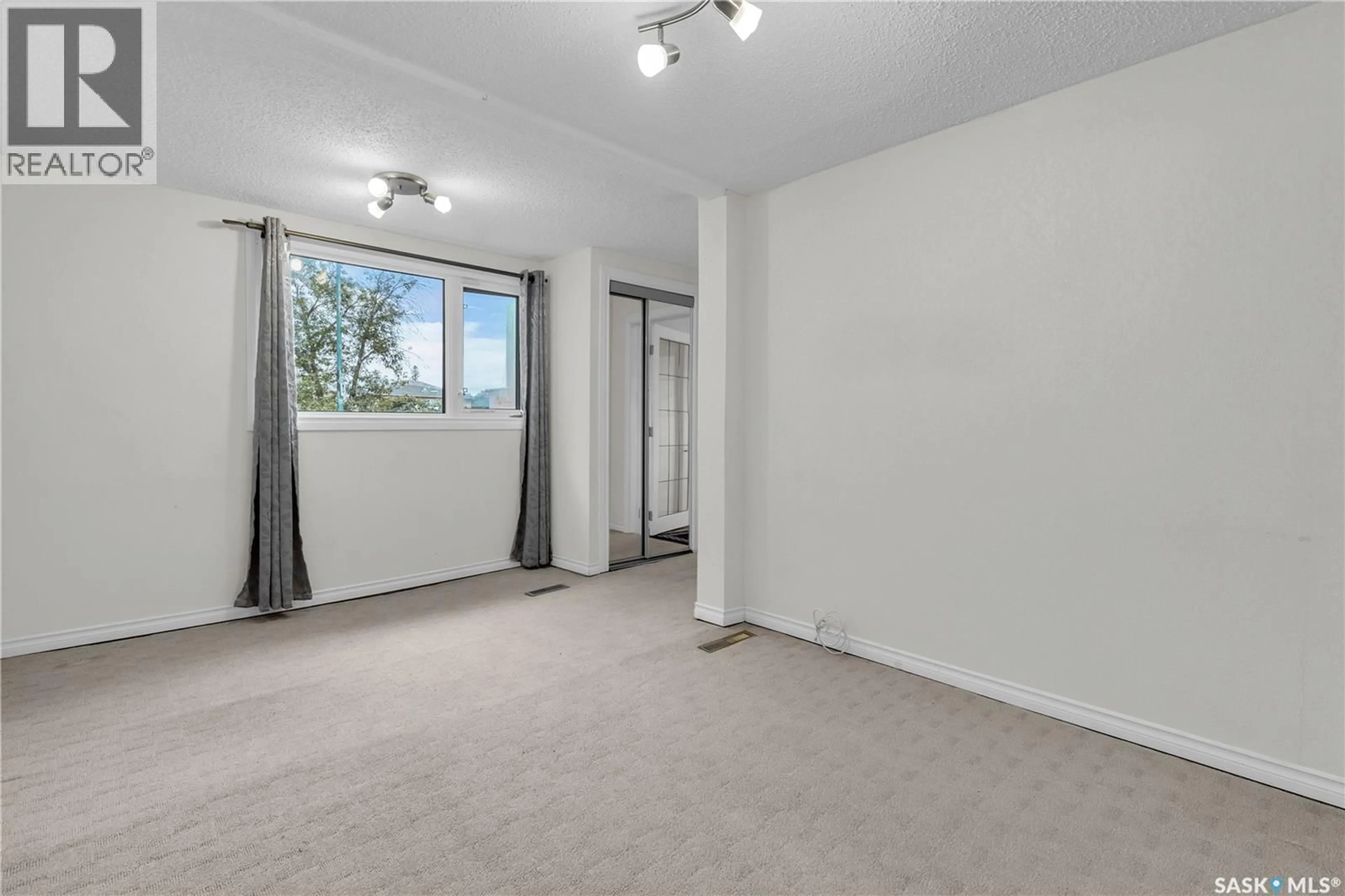 A pic of a room for 2344 EDGAR STREET, Regina Saskatchewan S4N3L1