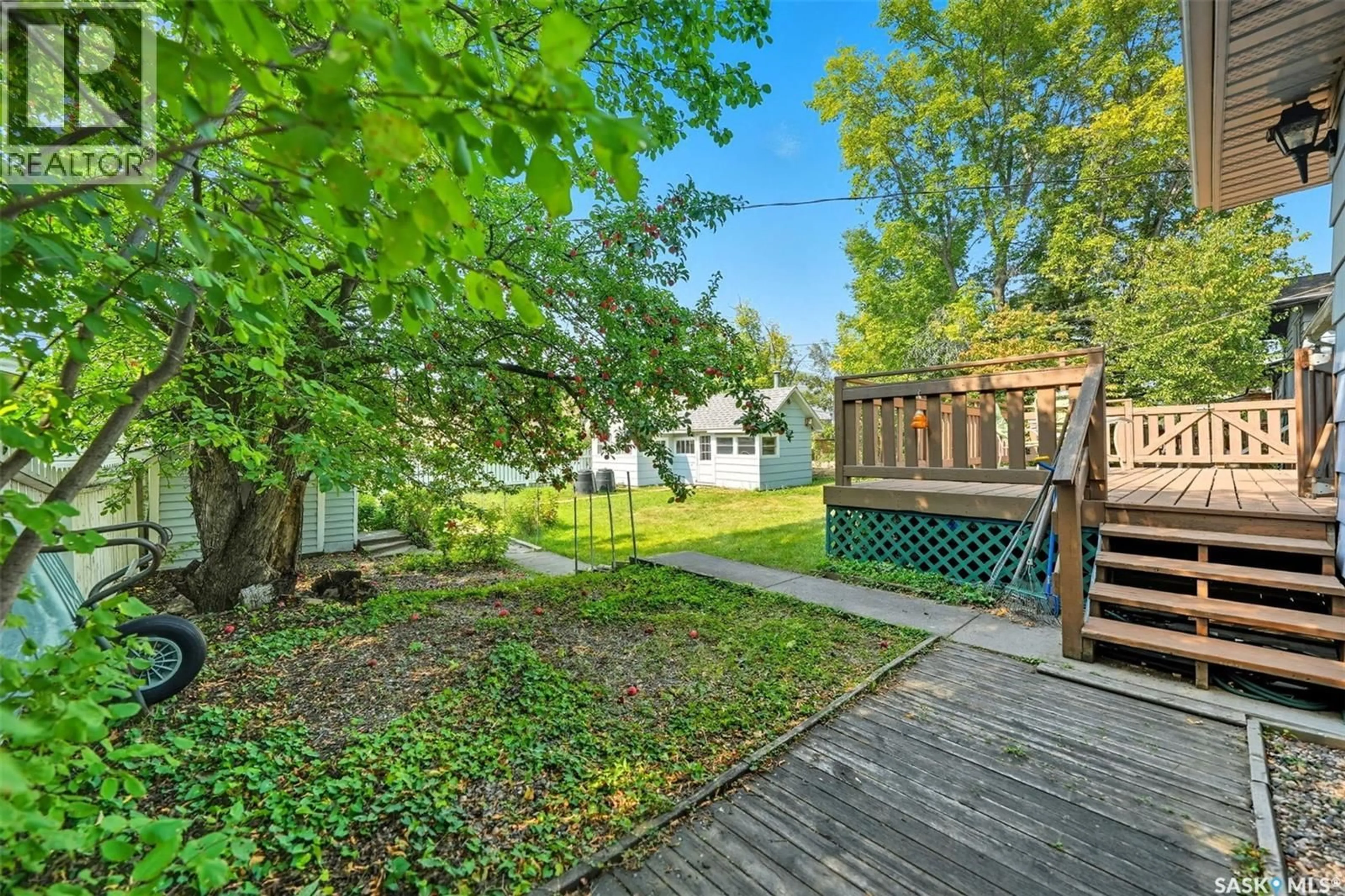 Patio, unknown for 410 LESLIE AVENUE, Saskatoon Saskatchewan S7H2Z1