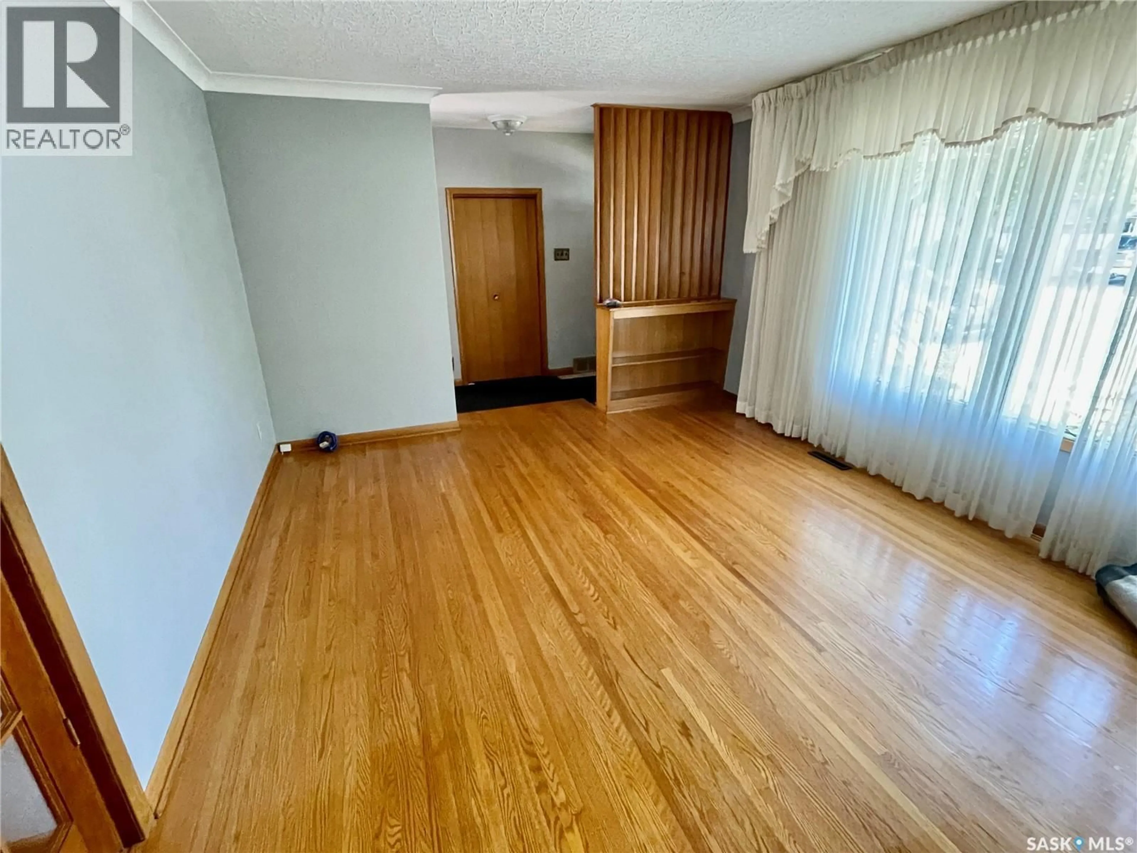 A pic of a room for 2202 EWART AVENUE, Saskatoon Saskatchewan S7J1Y2