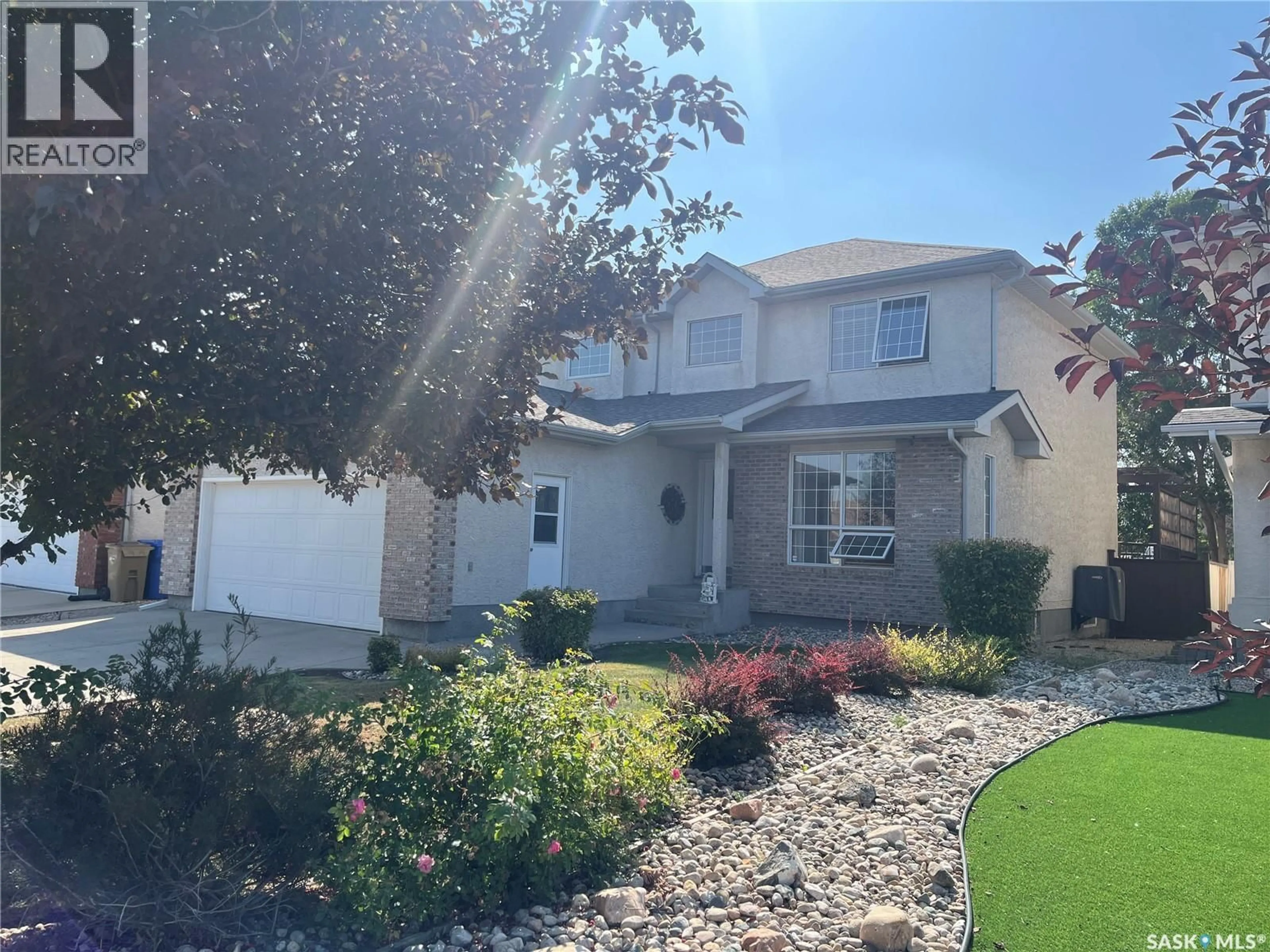 A pic from outside/outdoor area/front of a property/back of a property/a pic from drone, street for BAY - 3276 PEYSON BAY E, Regina Saskatchewan S4V2W8