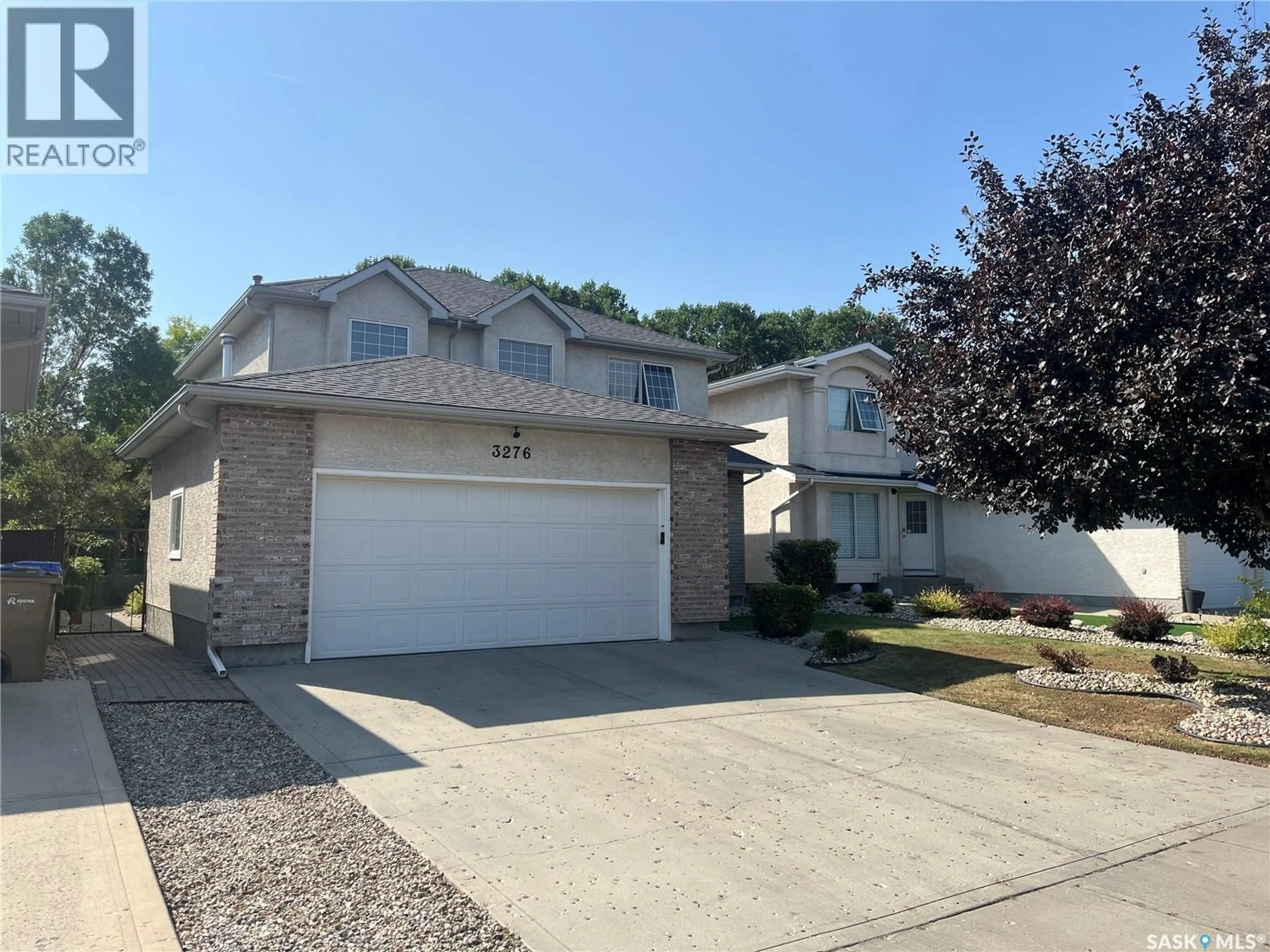 Home with vinyl exterior material, street for BAY - 3276 PEYSON BAY E, Regina Saskatchewan S4V2W8